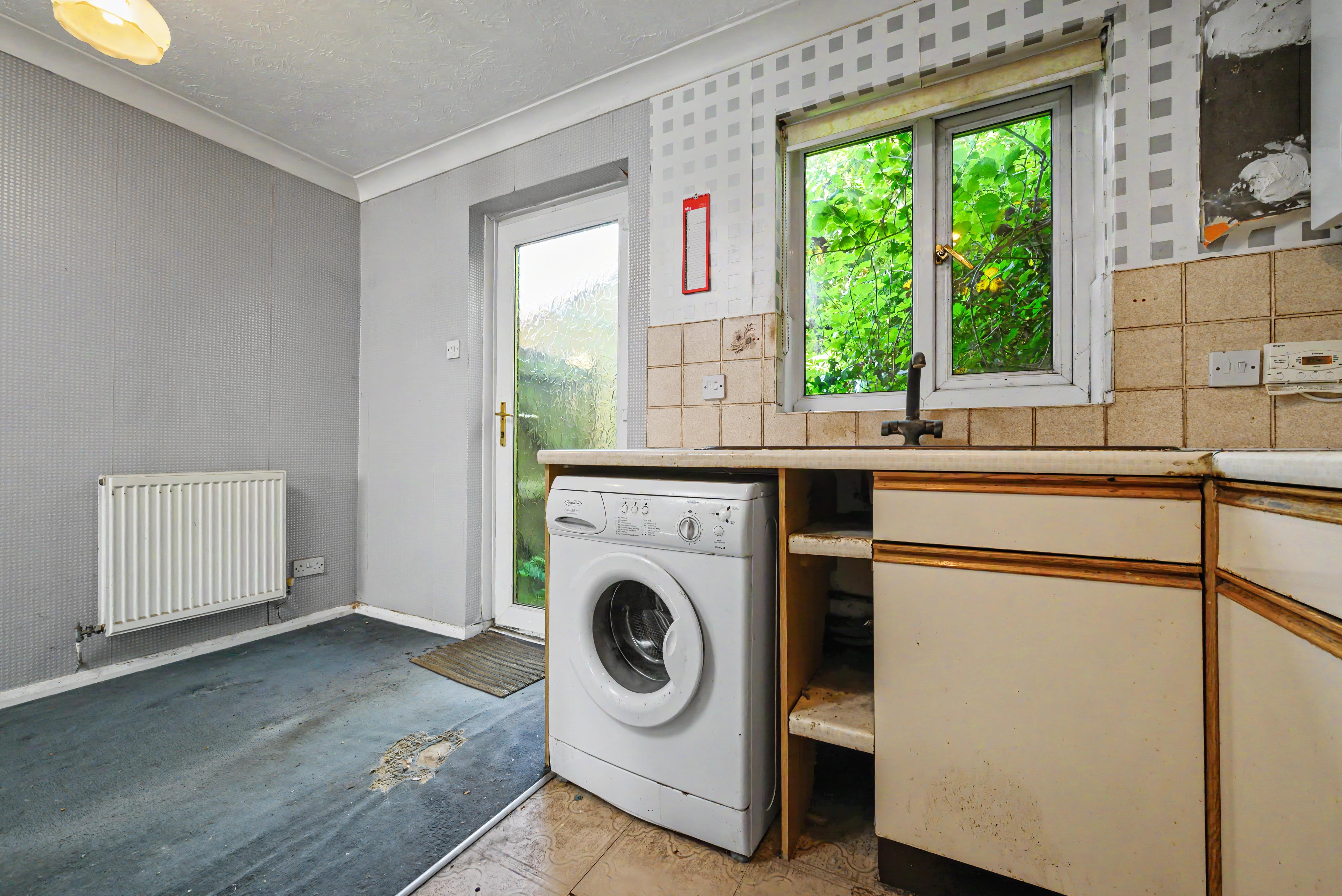 8 - Kitchen