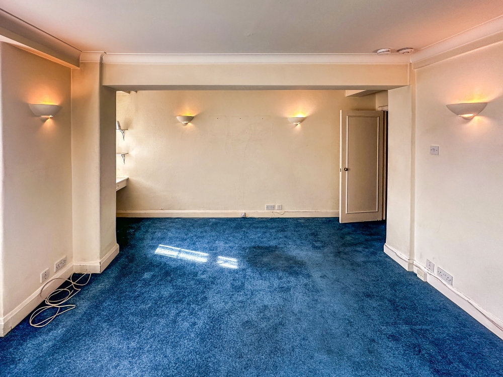 7 - Bedroom