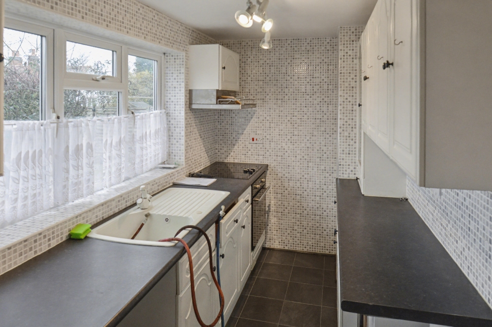 4 - Kitchen