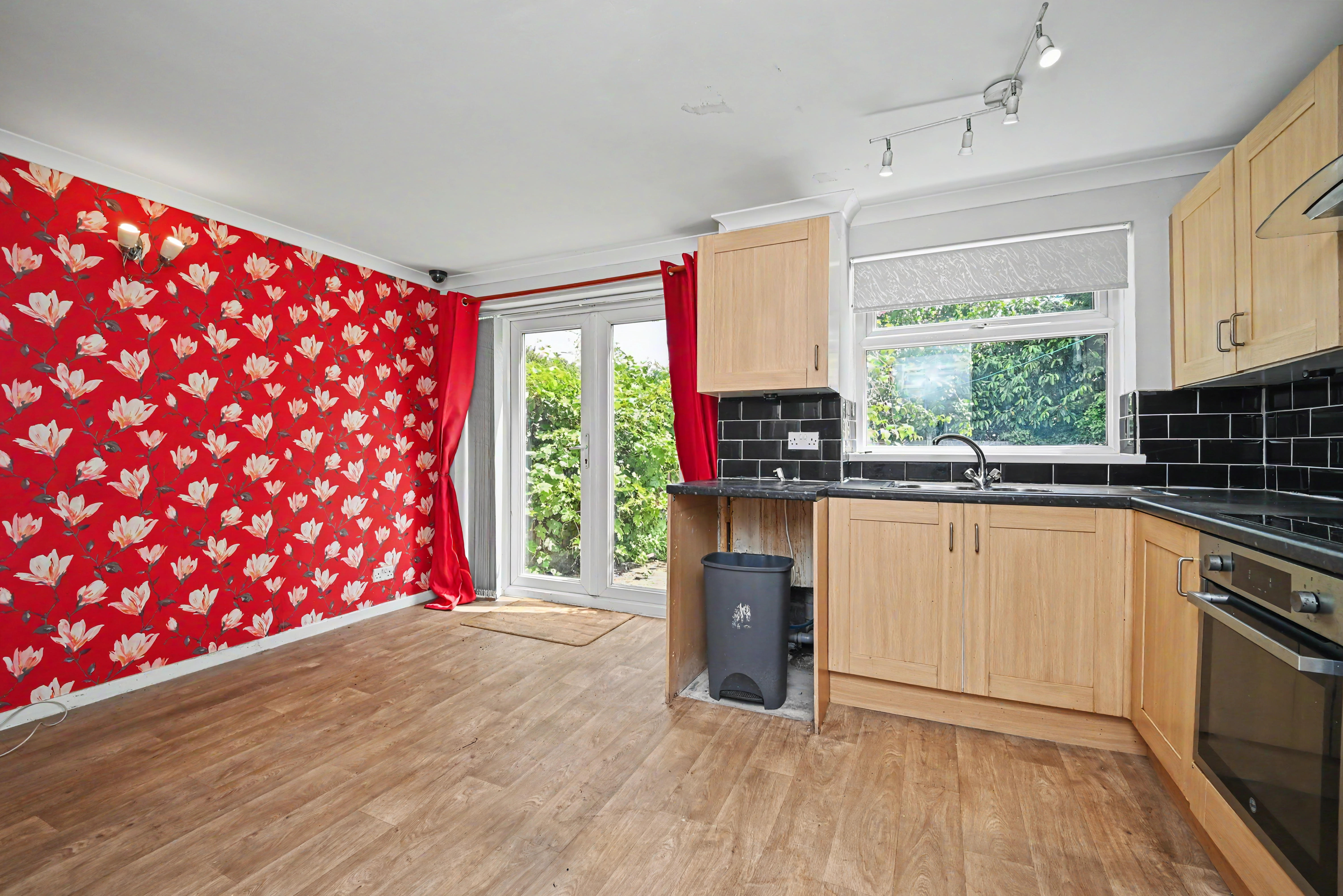 10 - Kitchen