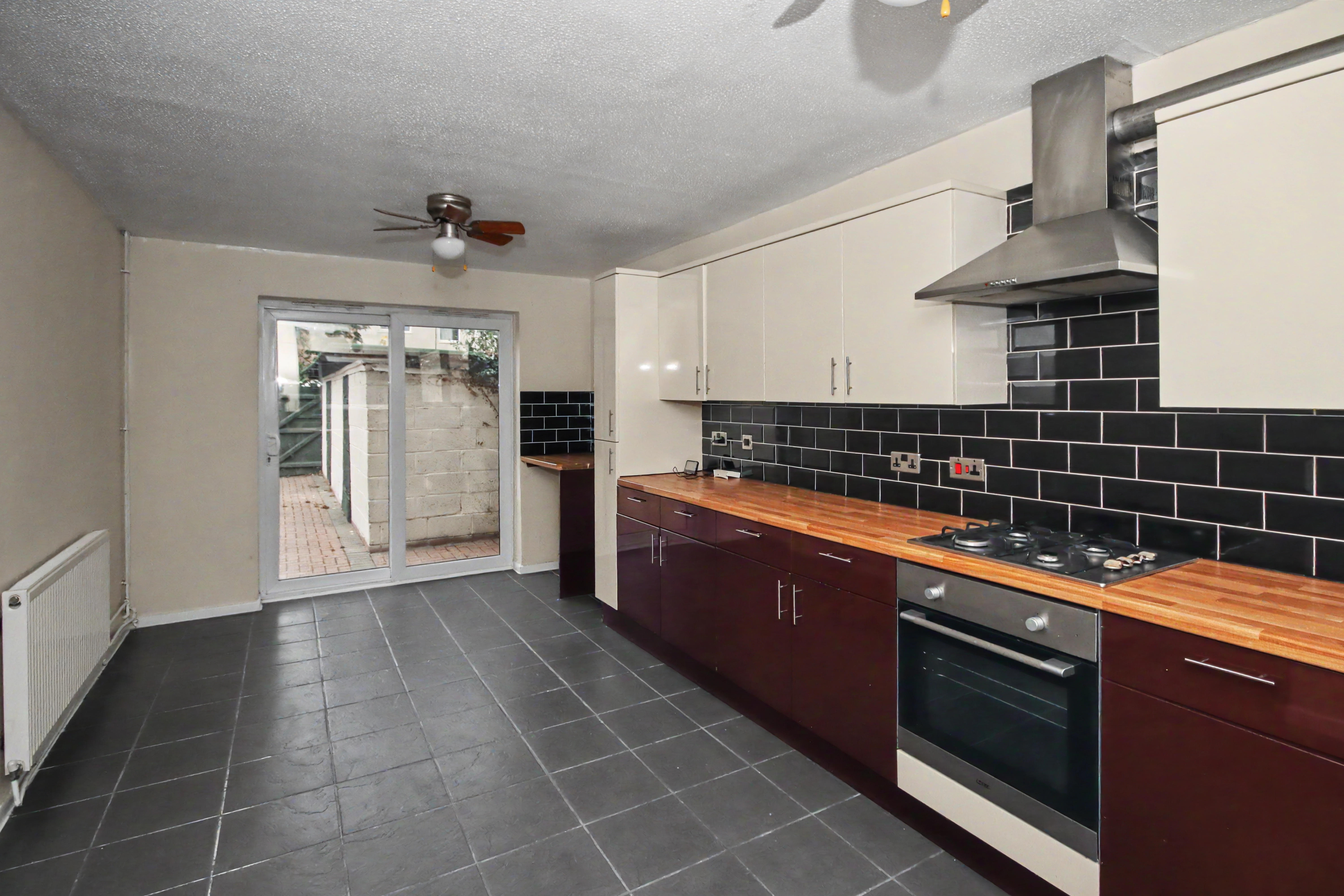 3 - Kitchen