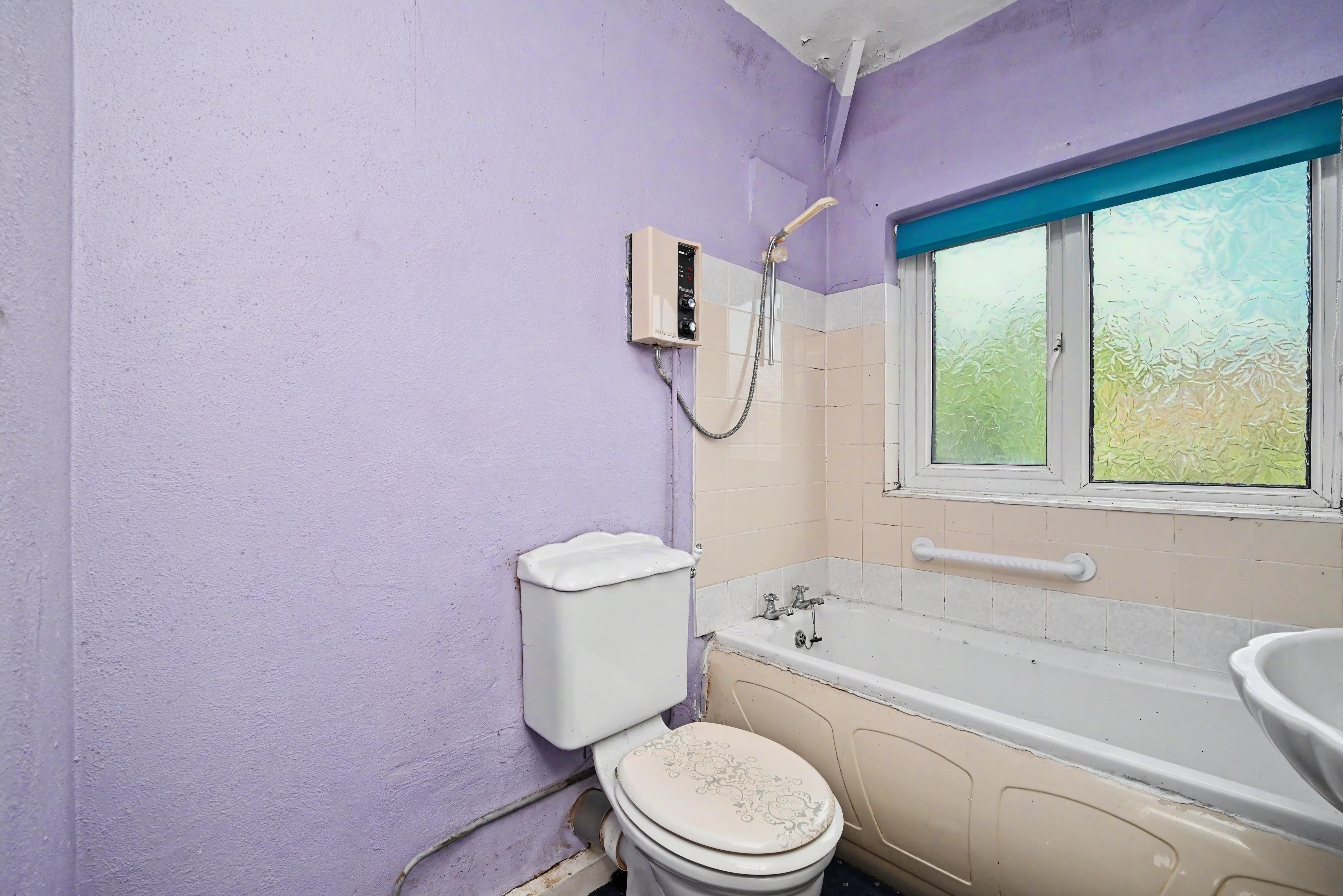 16 - Bathroom