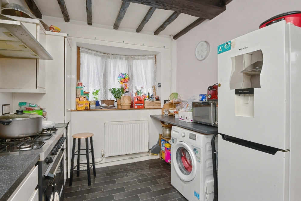 5 - Kitchen