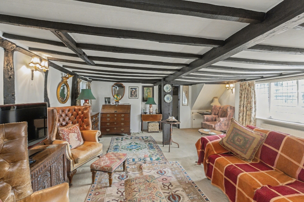 9 - Reception room