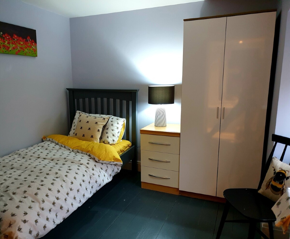 11-single-bedroom