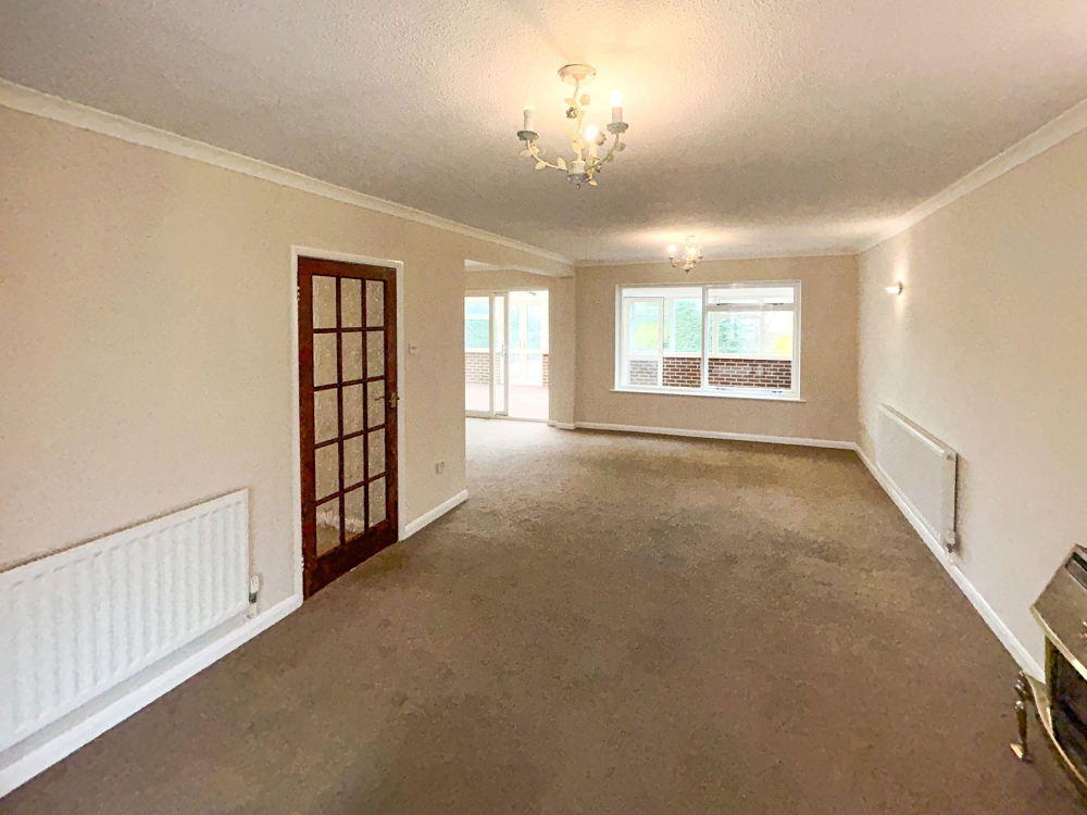 5 - Living room