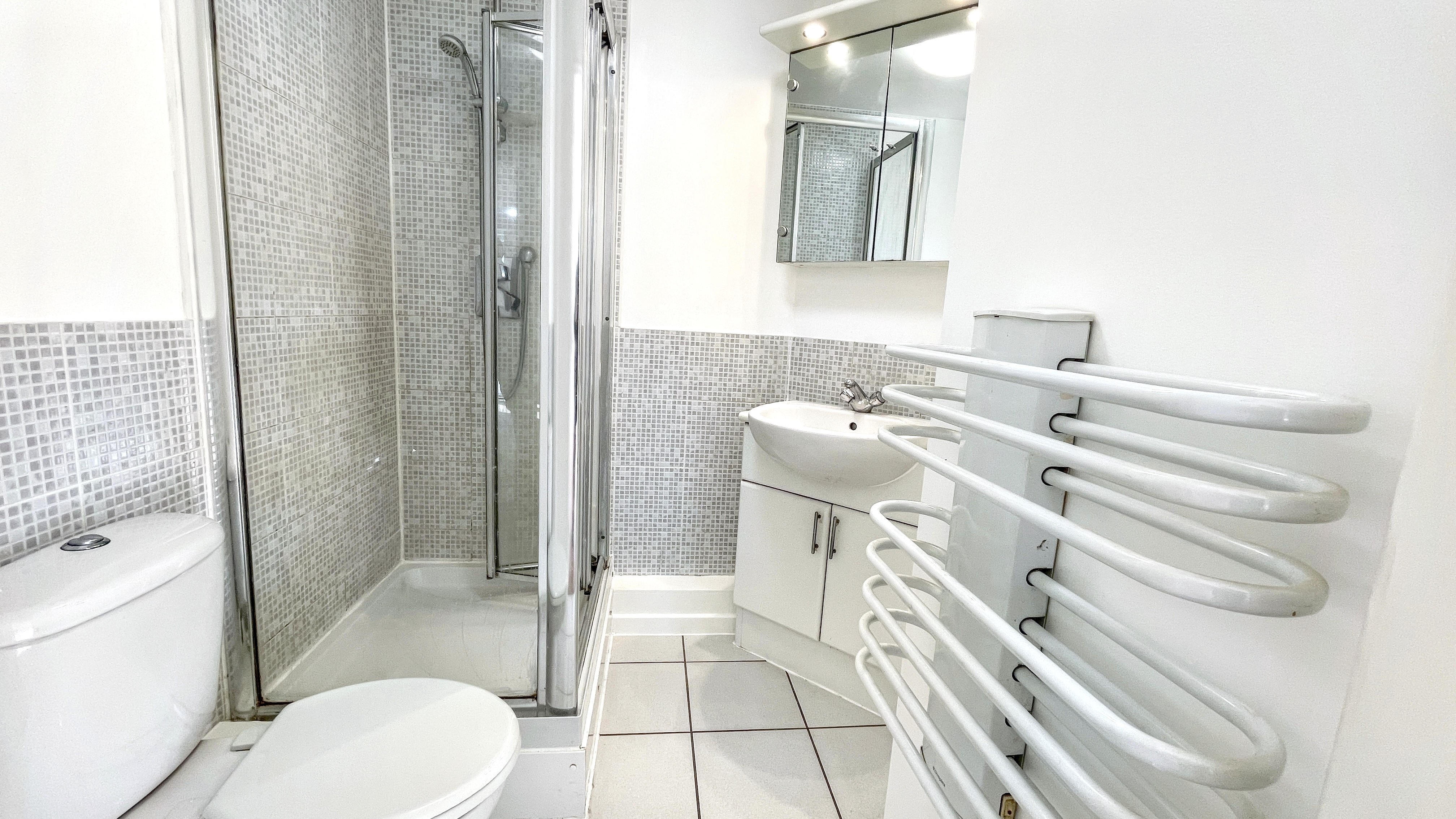 10 - Bathroom