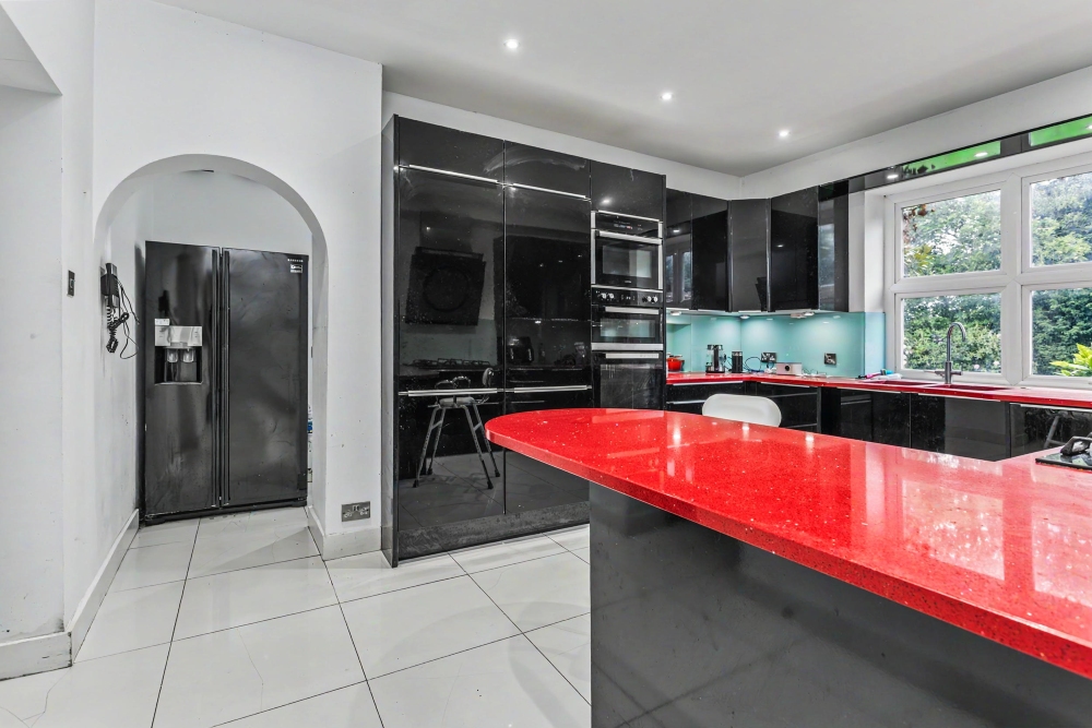 5 - Kitchen