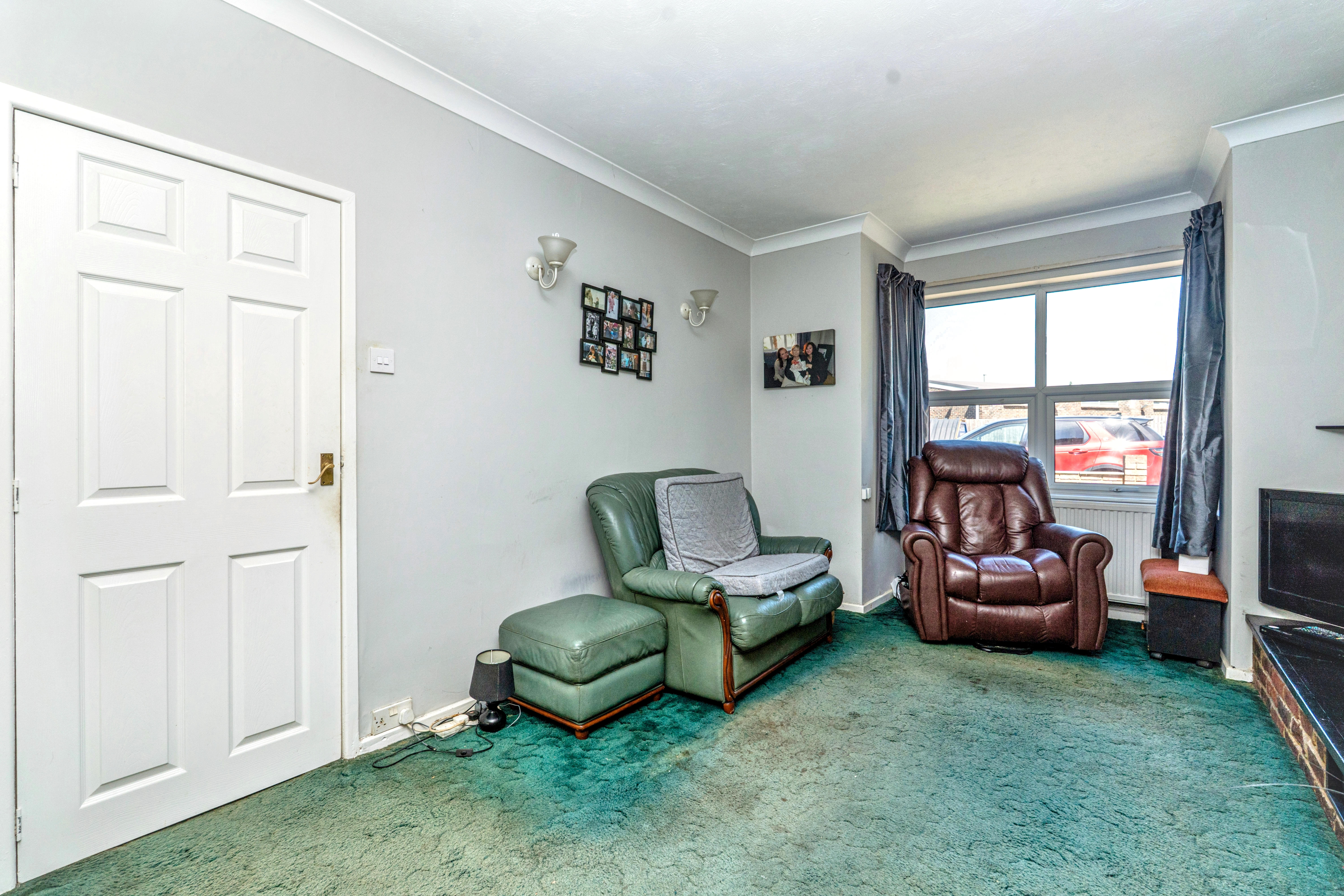 6 - Living room