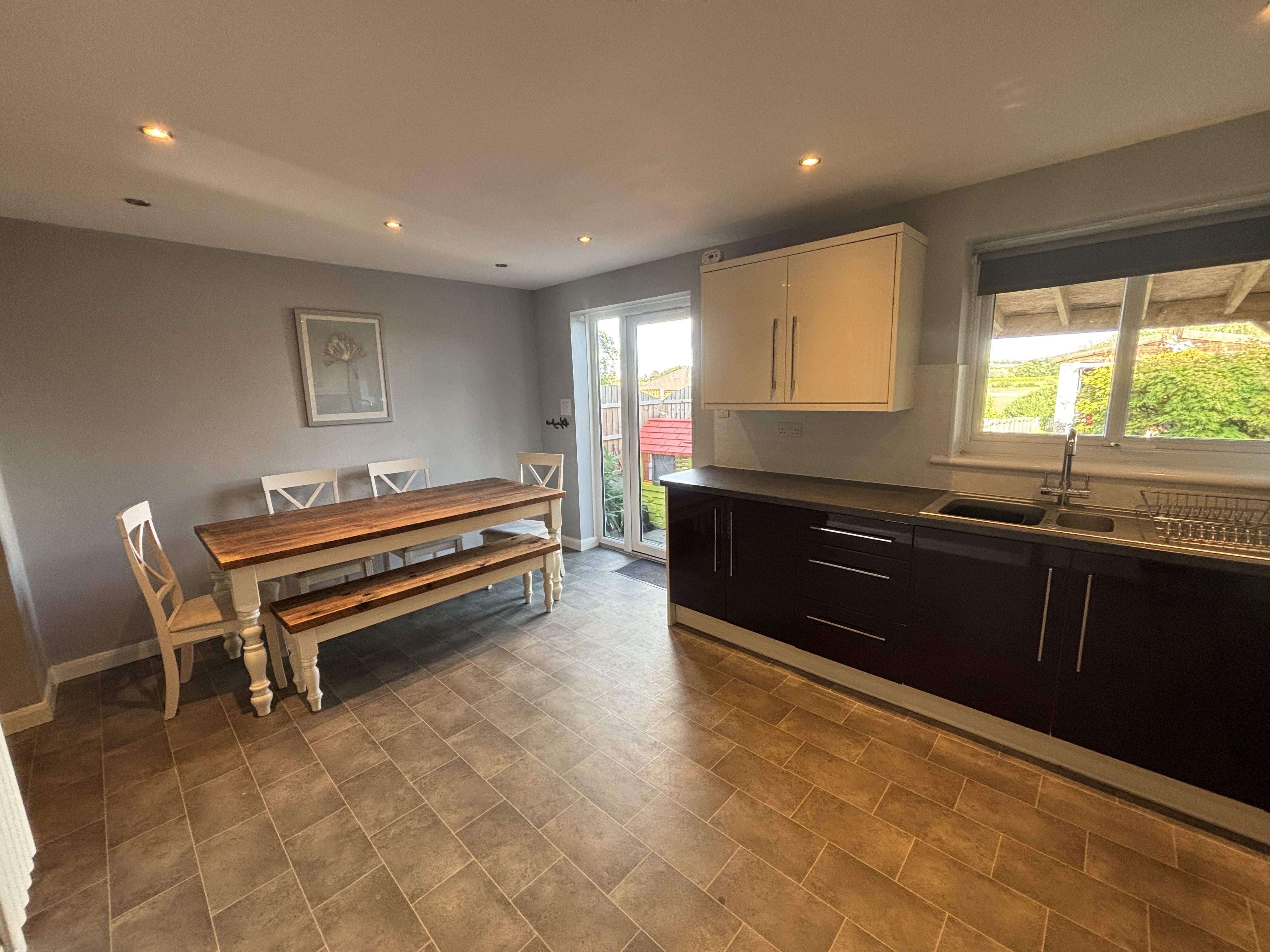 8 - Kitchen