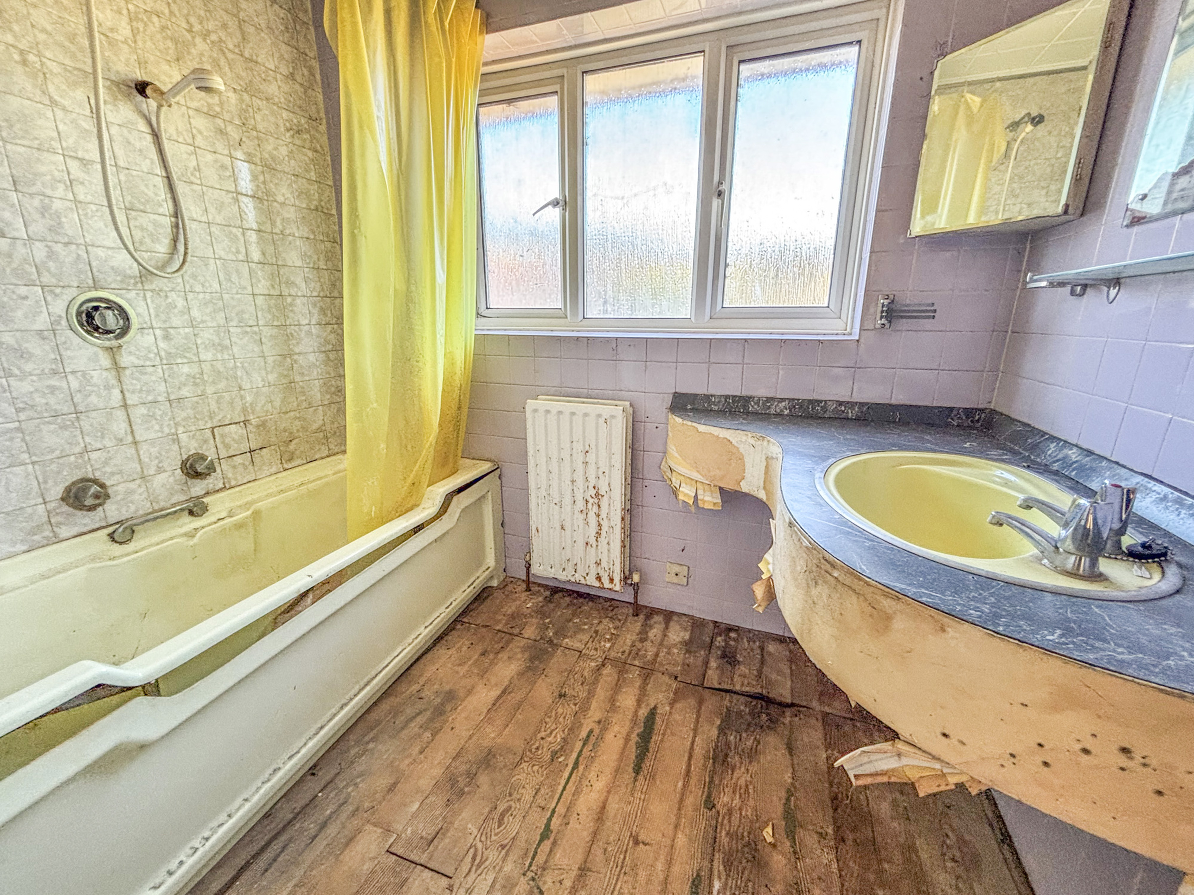 14 - Bathroom