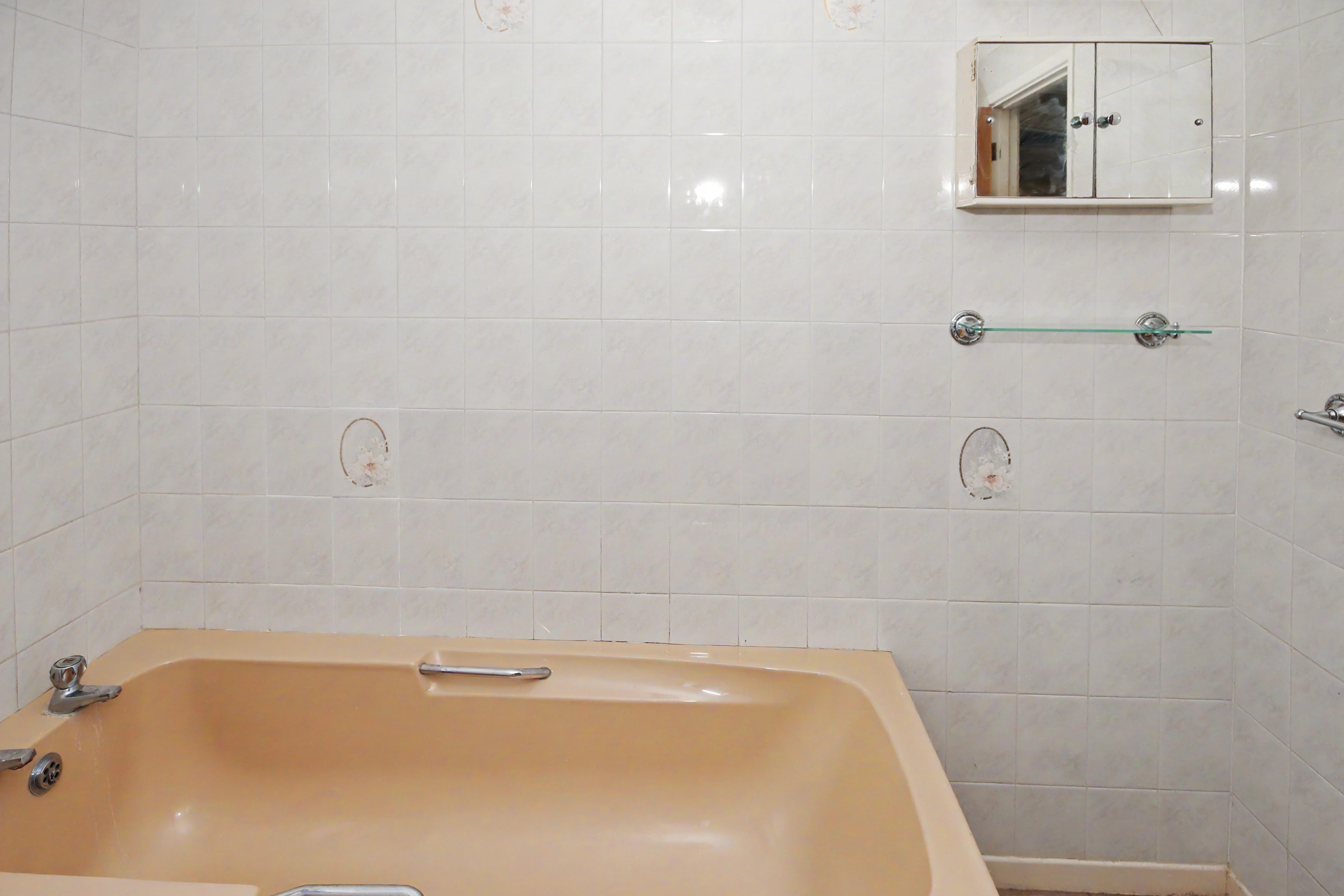 15 - Bathroom