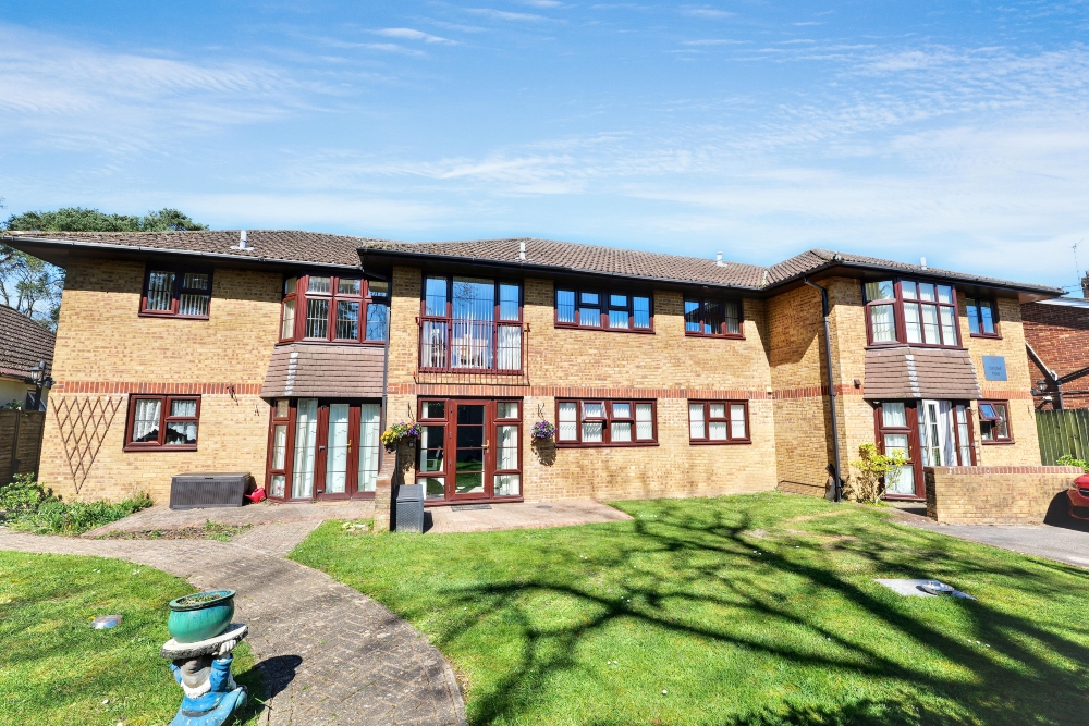 Flat 8 Campbell Mews  28 Pine Drive, Southampton, SO18 5RP