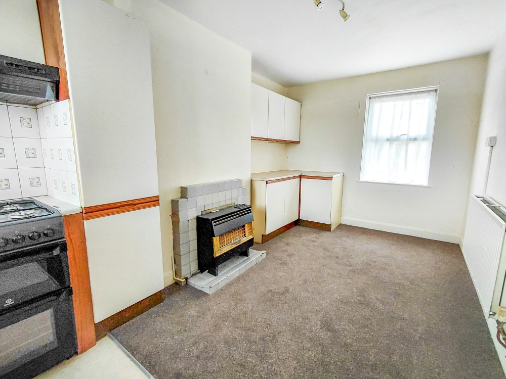 5 - Living room