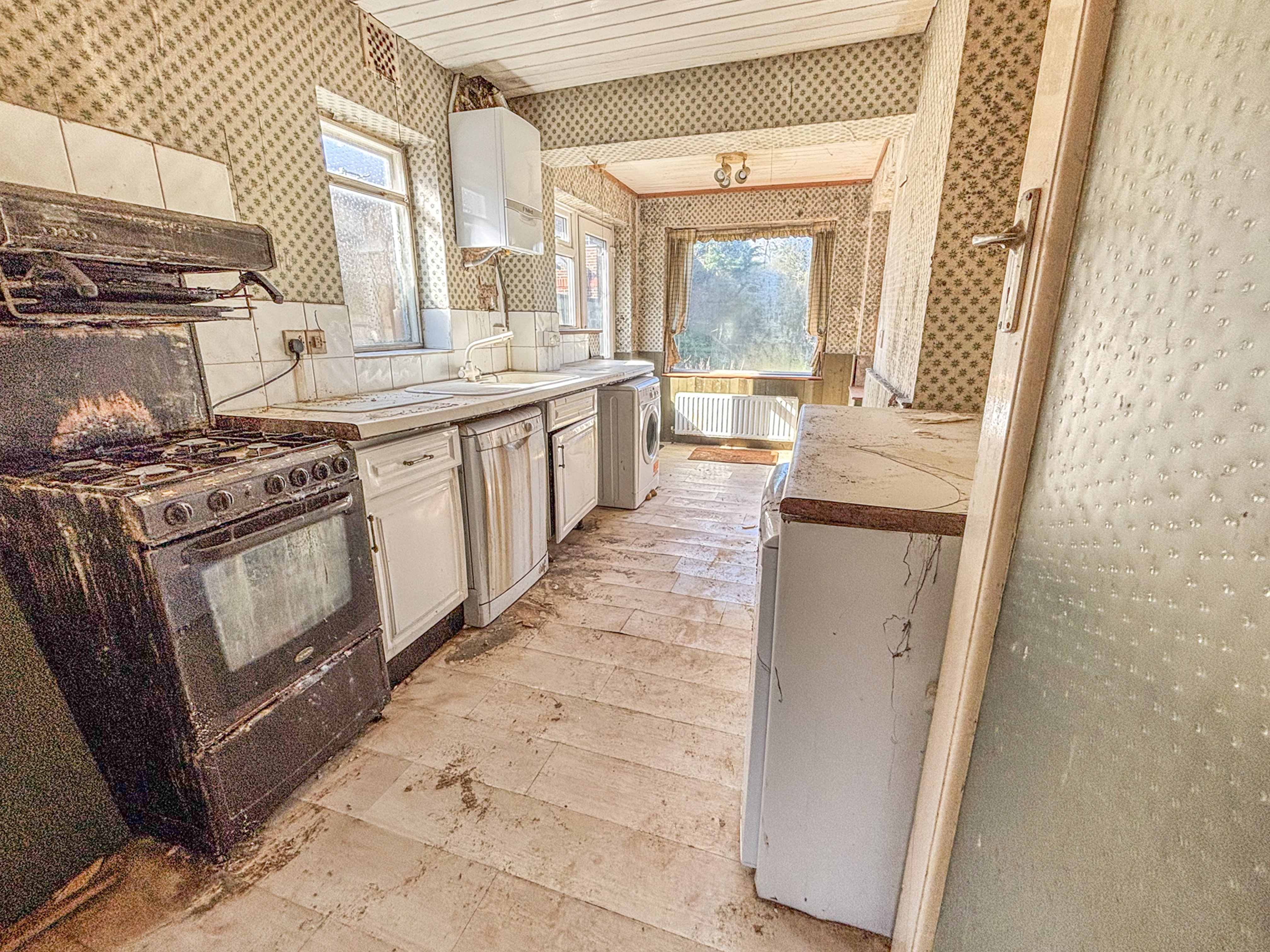 4 - Kitchen