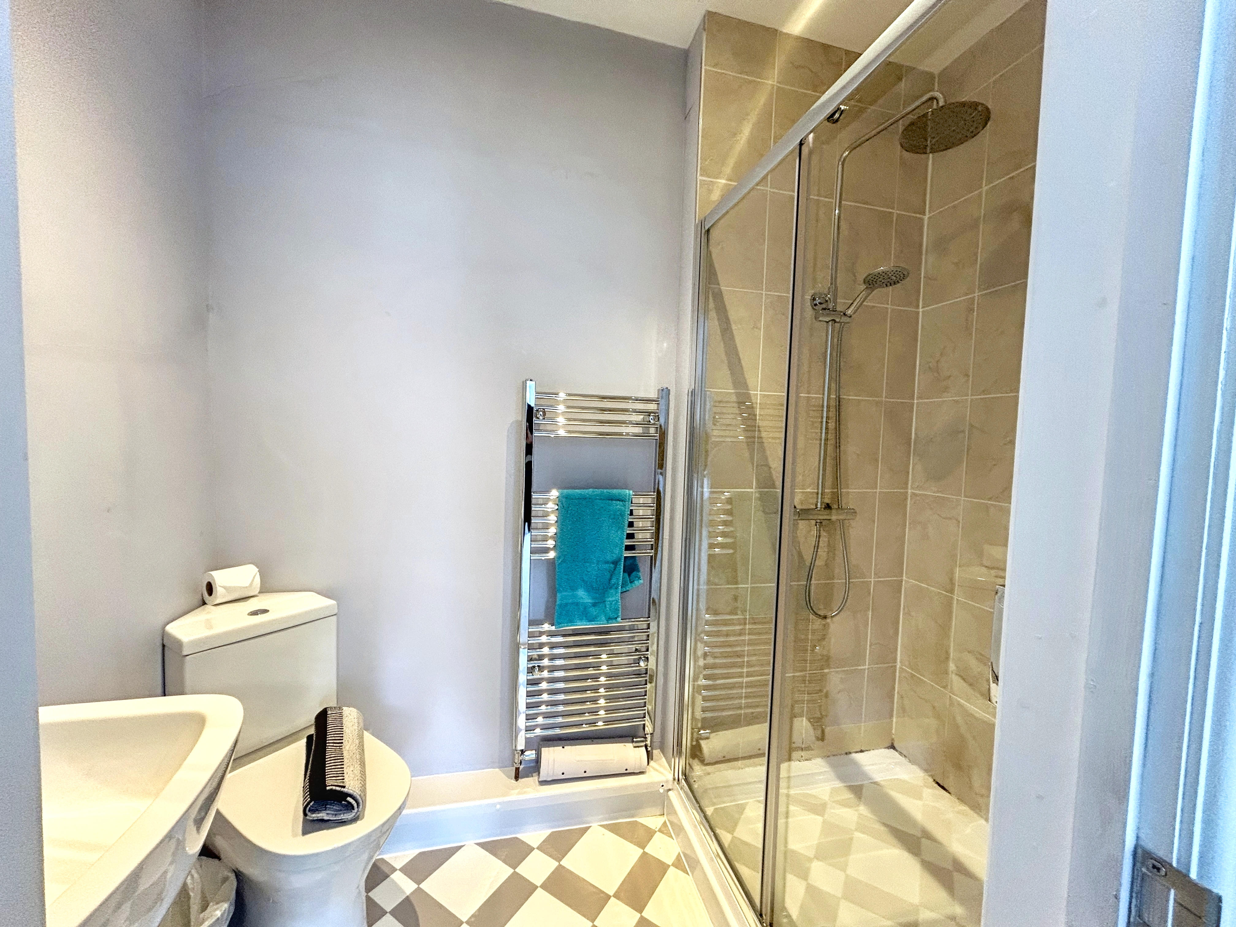 19 - Ensuite