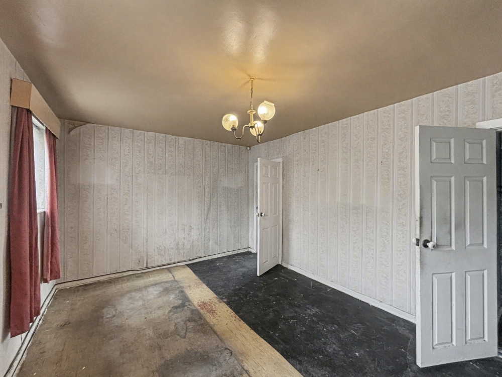 8 - Living room