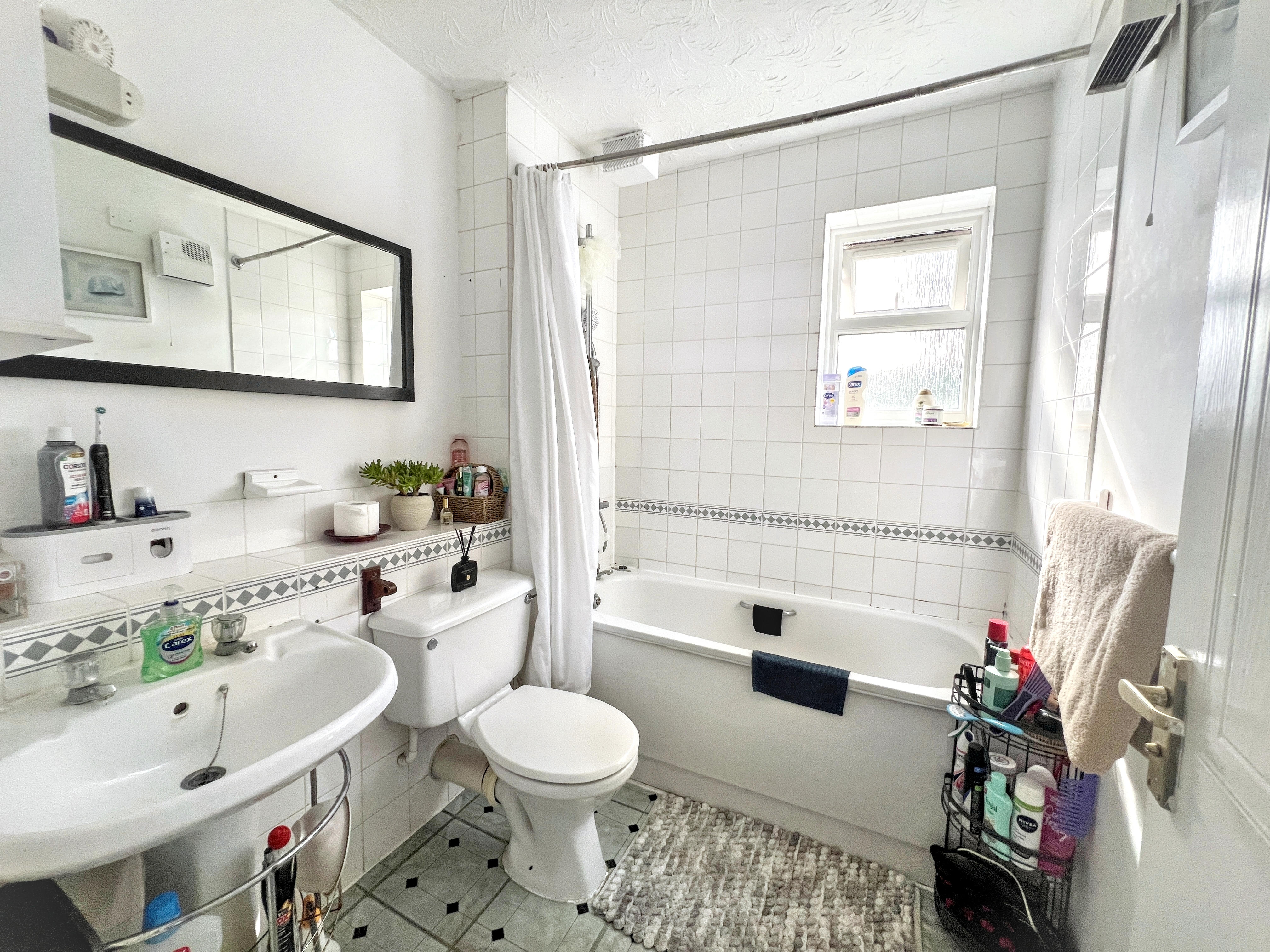 12 - Bathroom