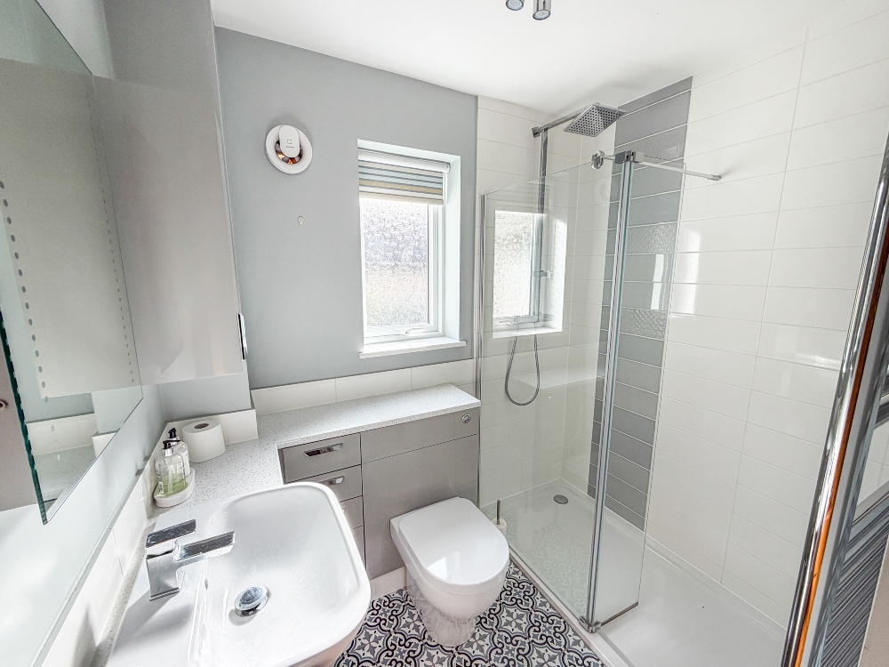 13 - Bathroom