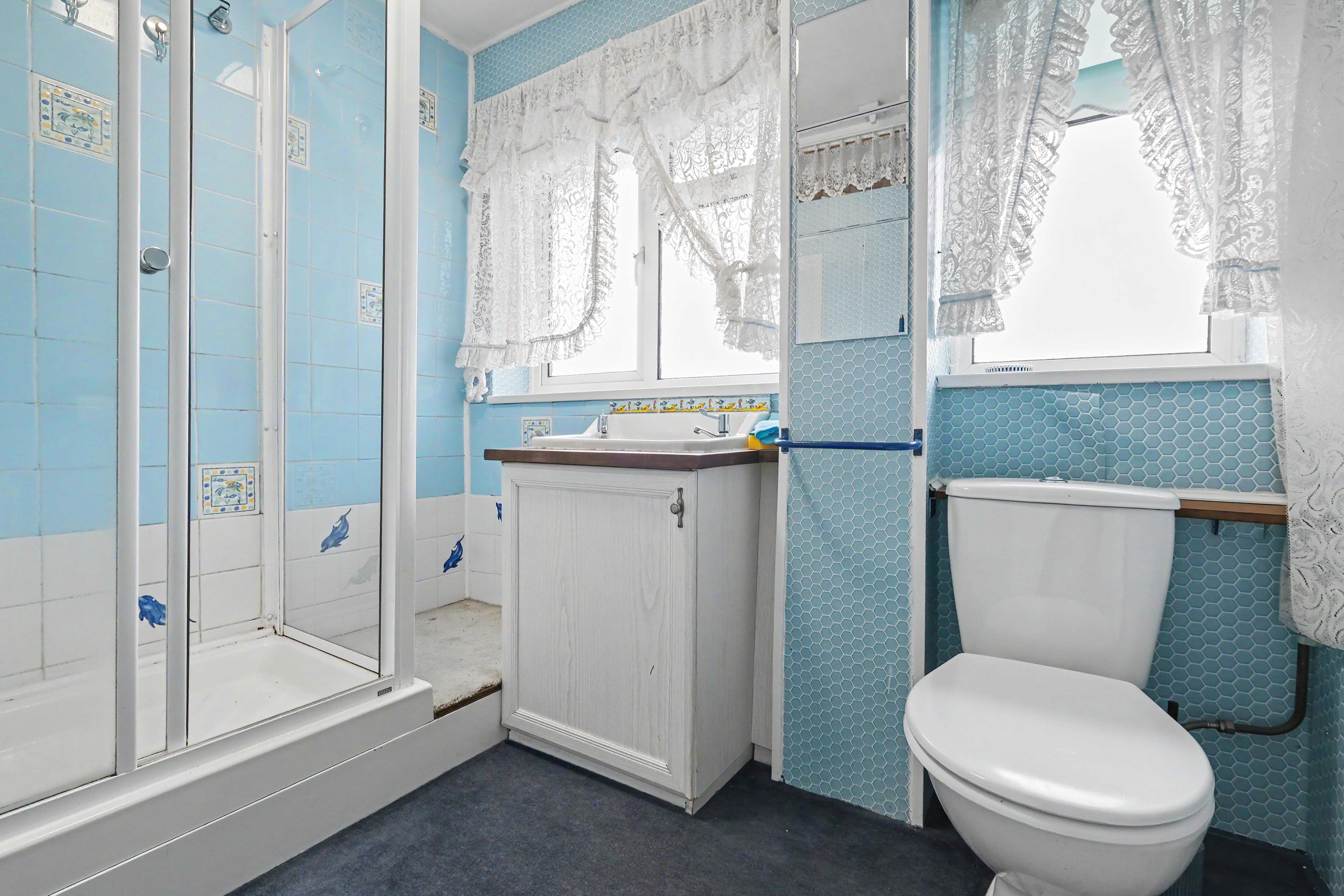 19 - Bathroom