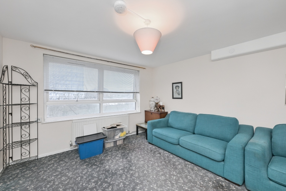 8 - Living room