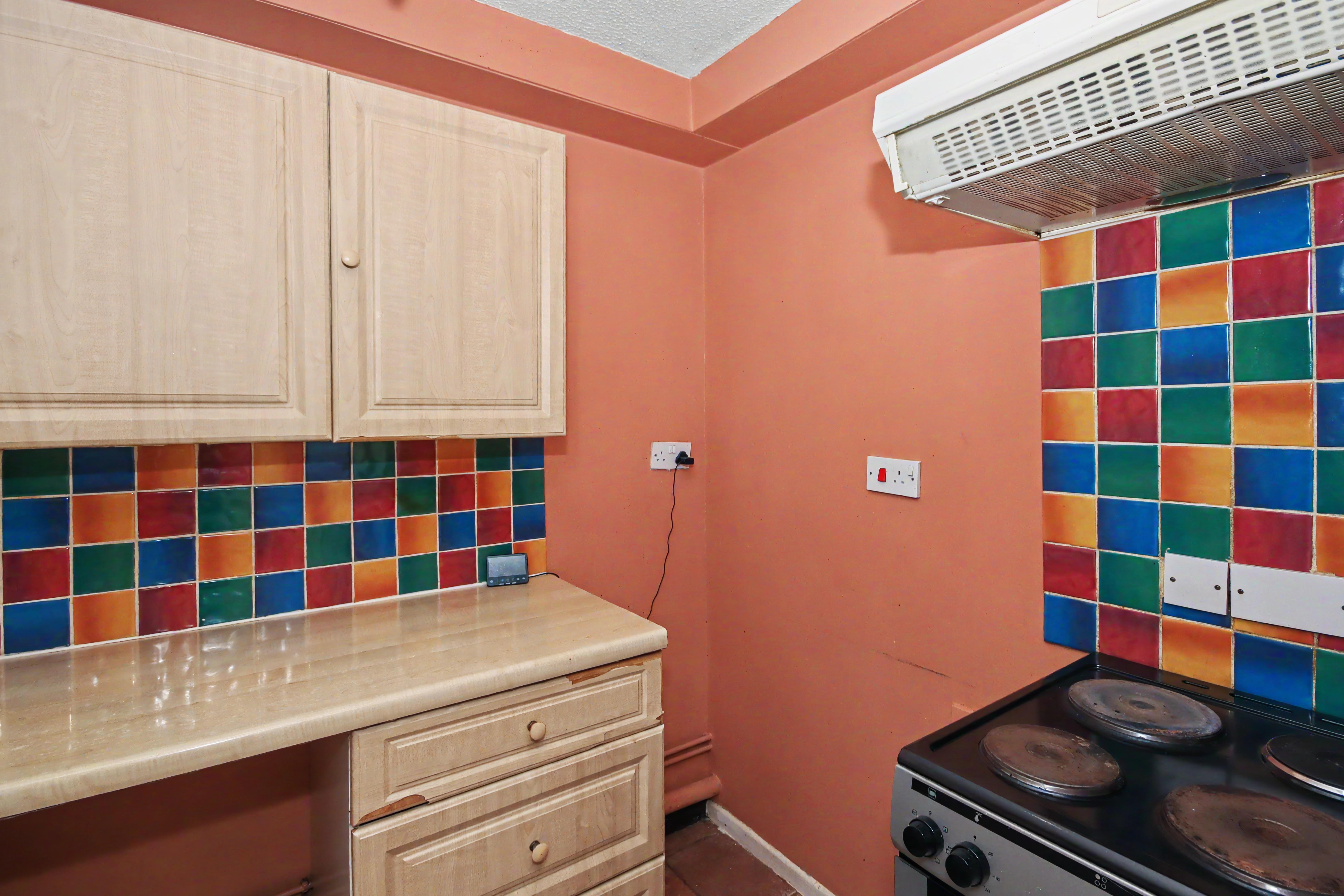 6 - Kitchen