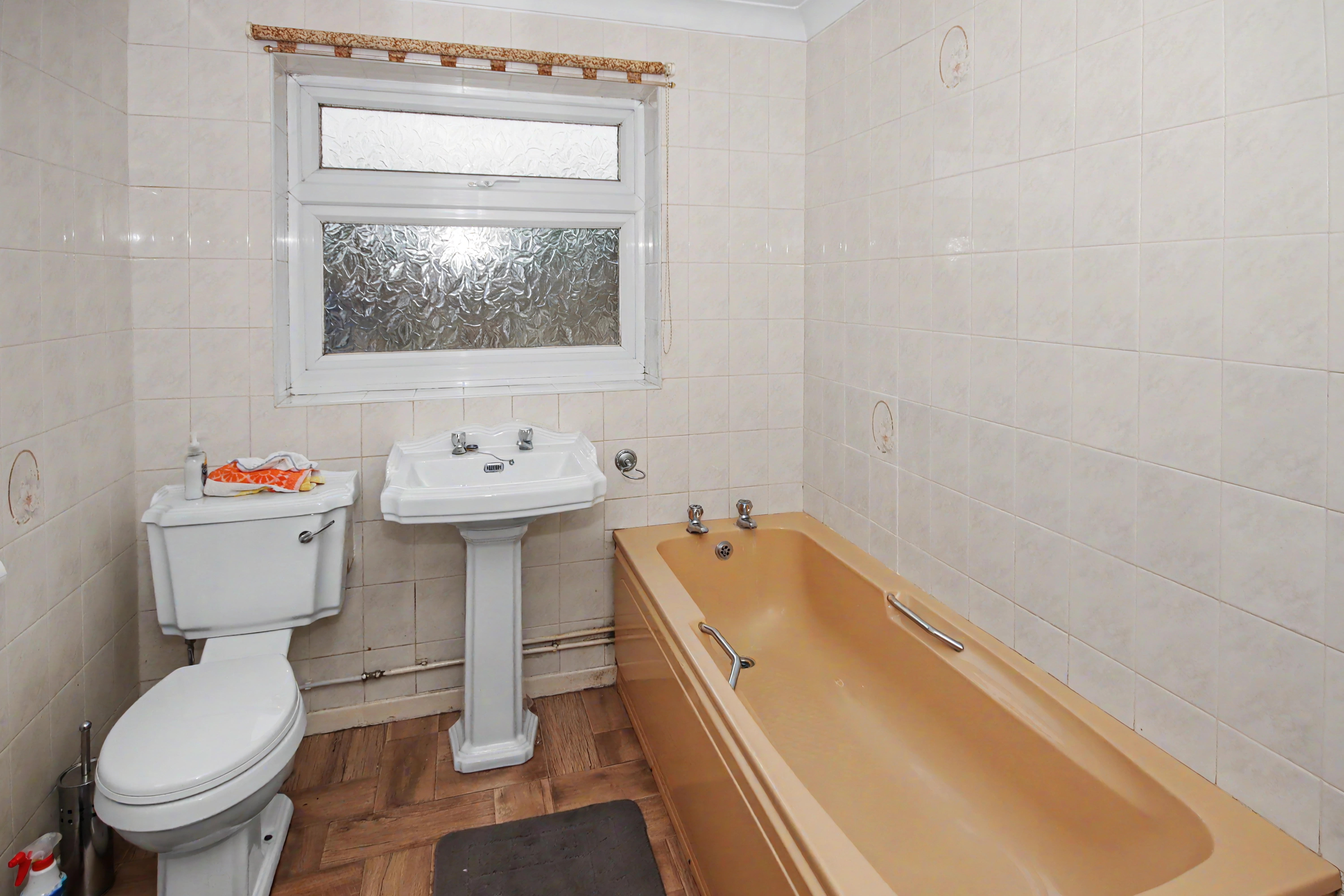 14 - Bathroom