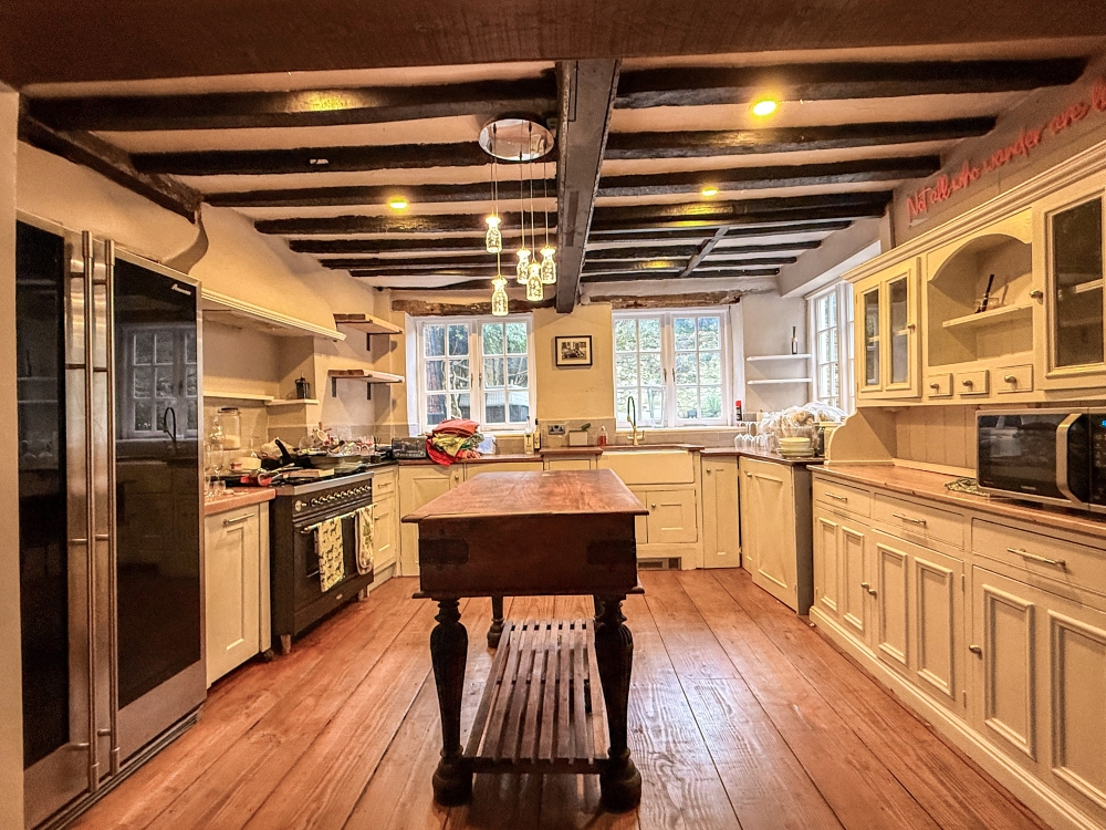 3 - Kitchen
