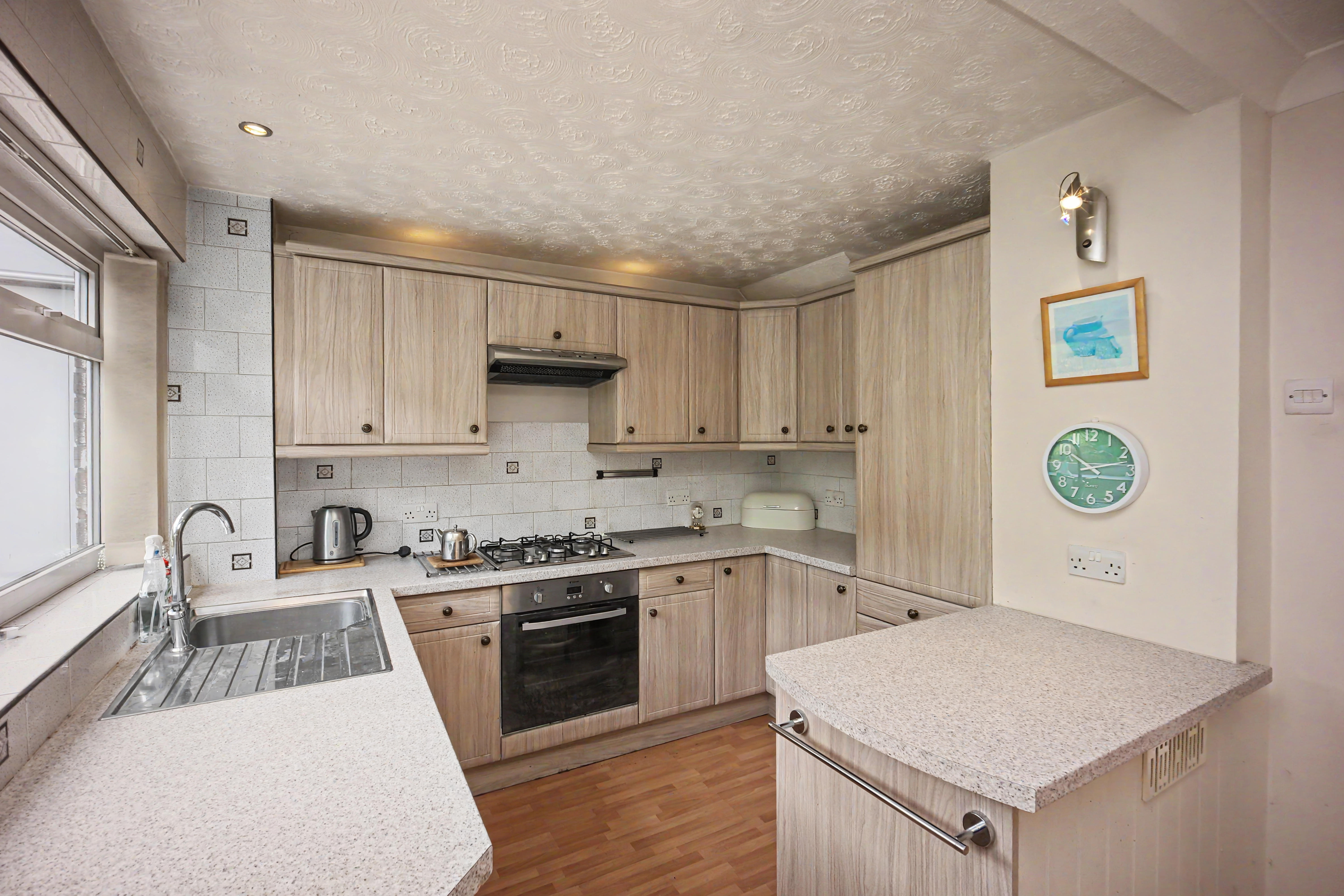 9 - Kitchen