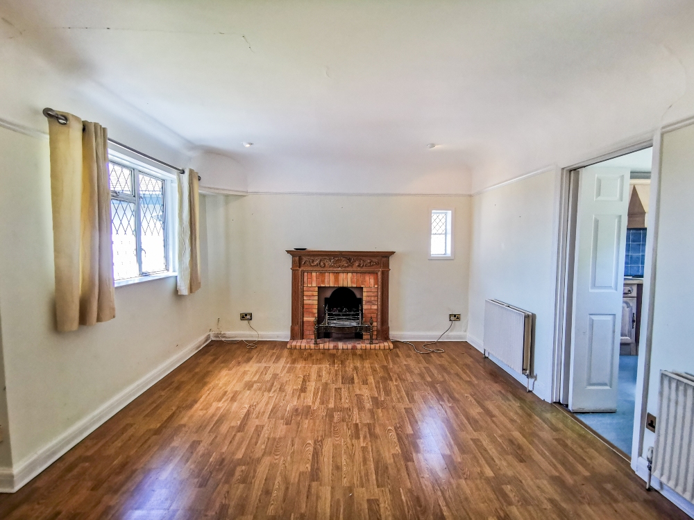 8 - Living room
