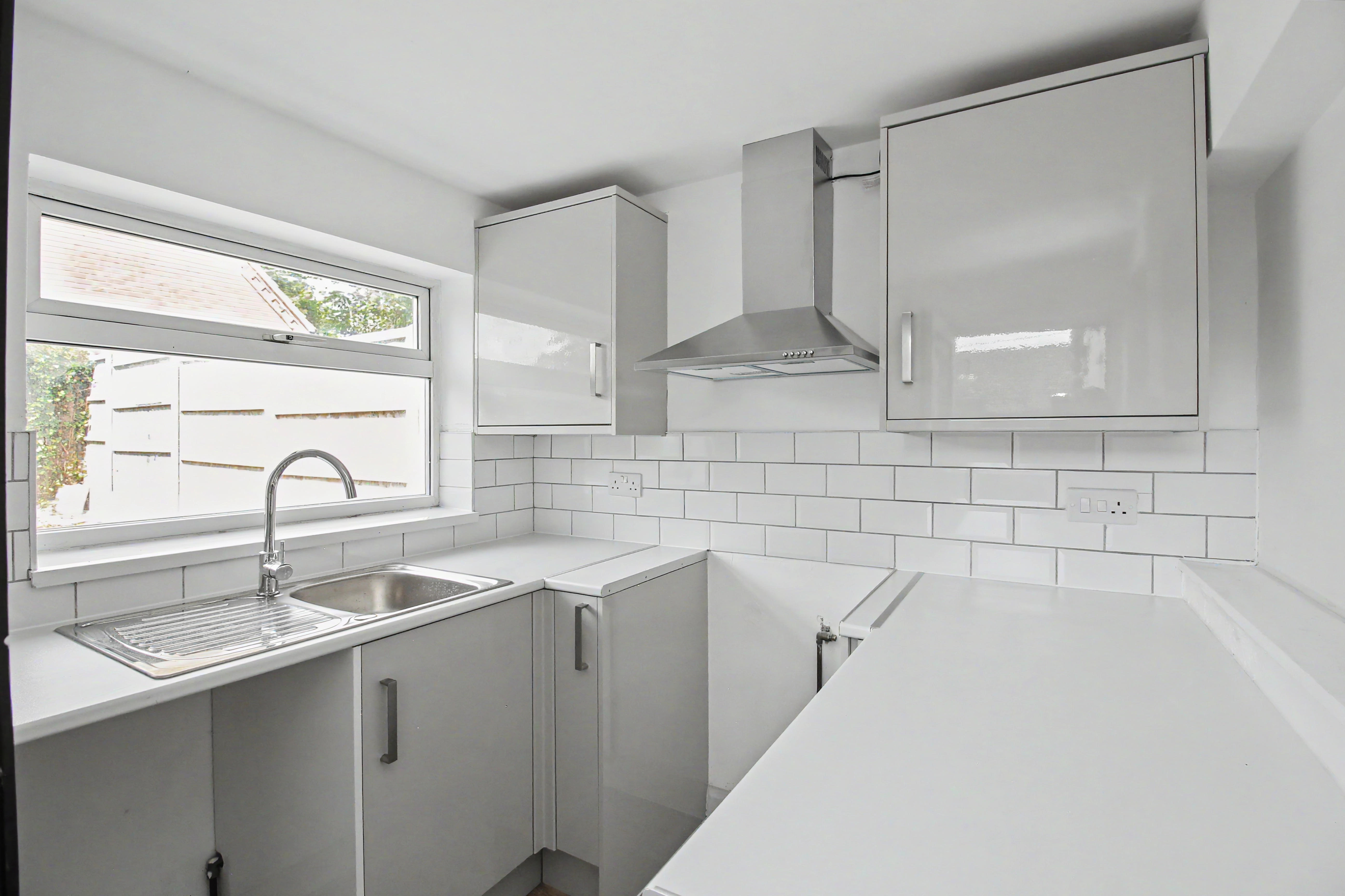 4 - Kitchen