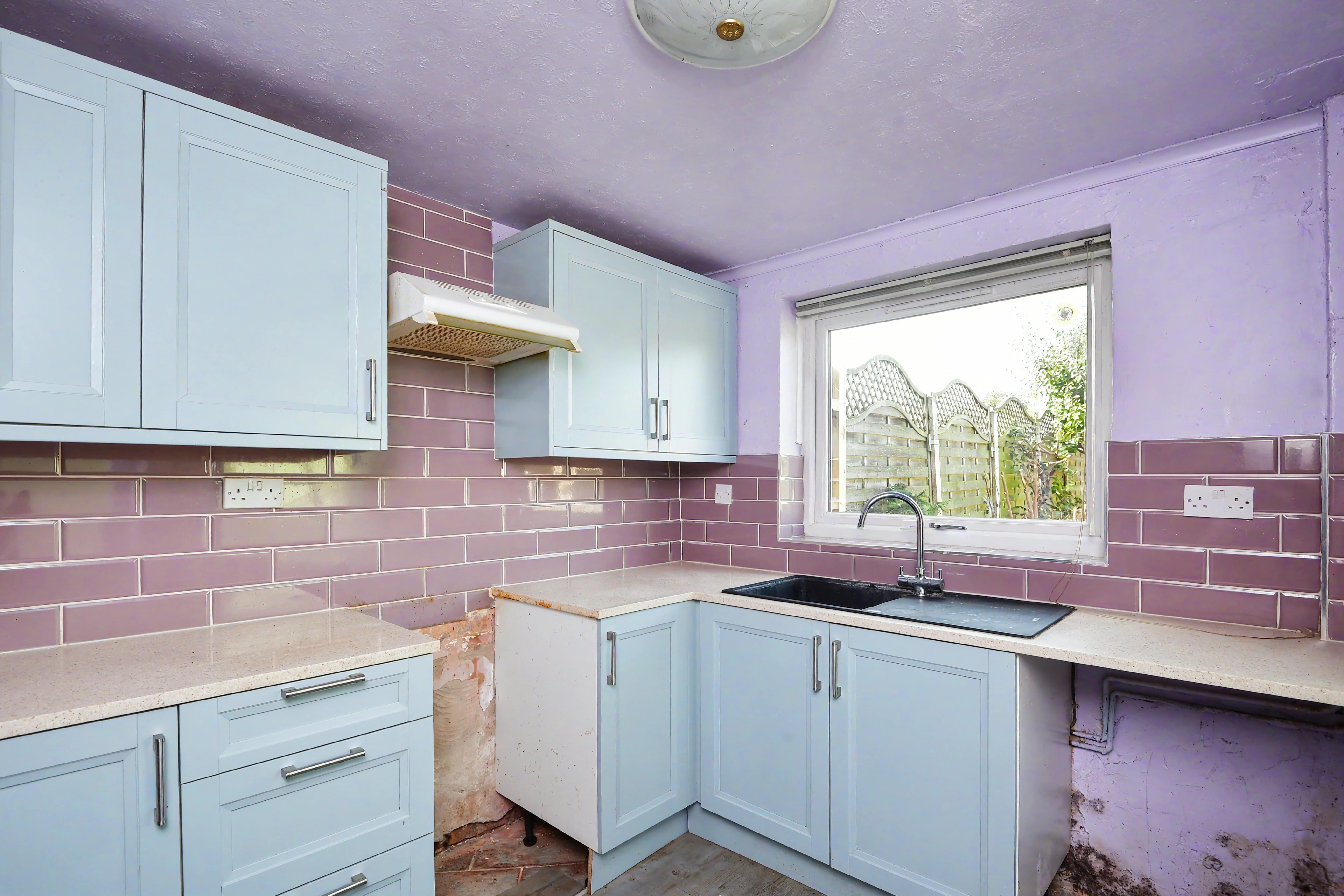 3 - Kitchen