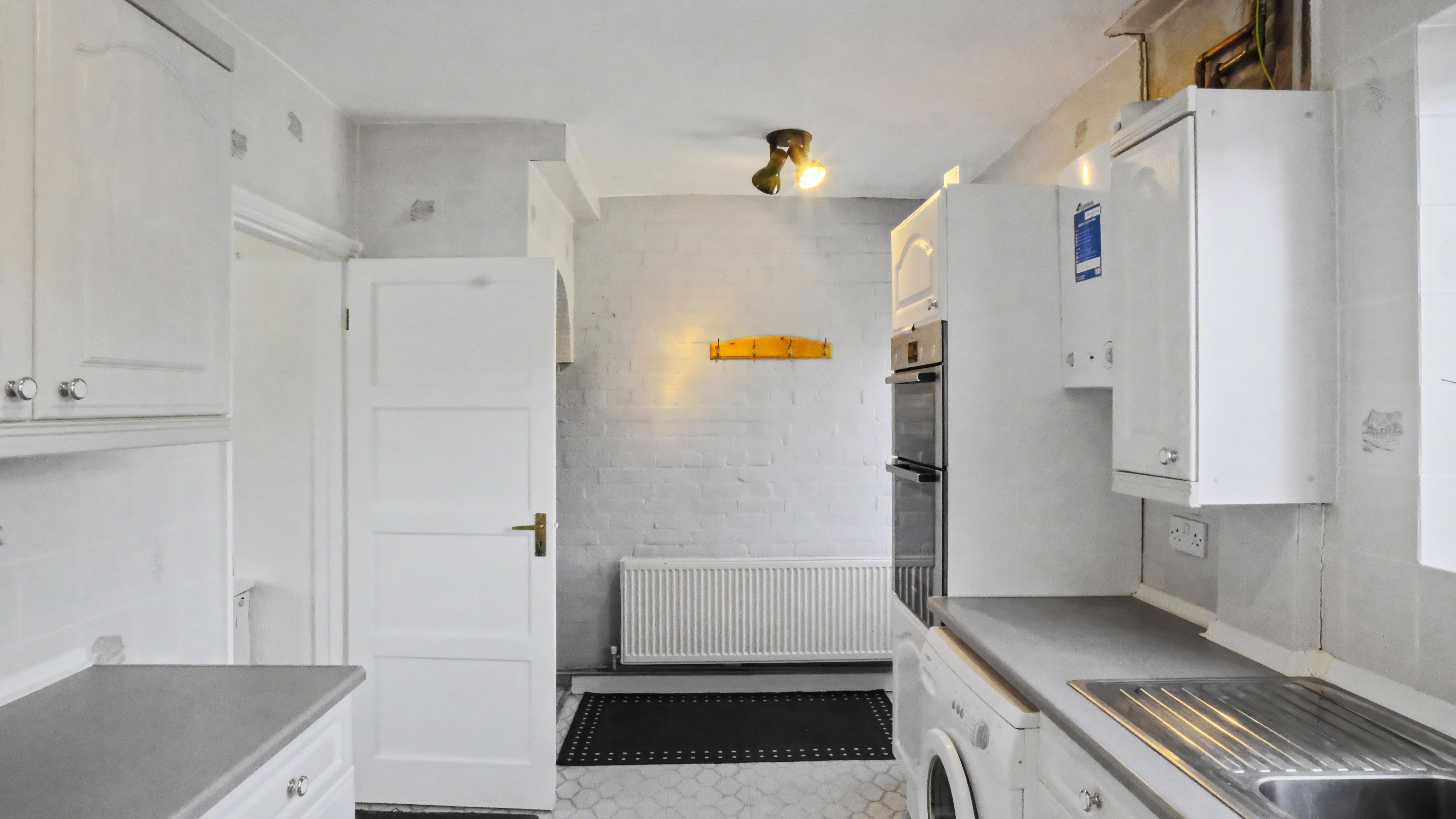 6 - Kitchen