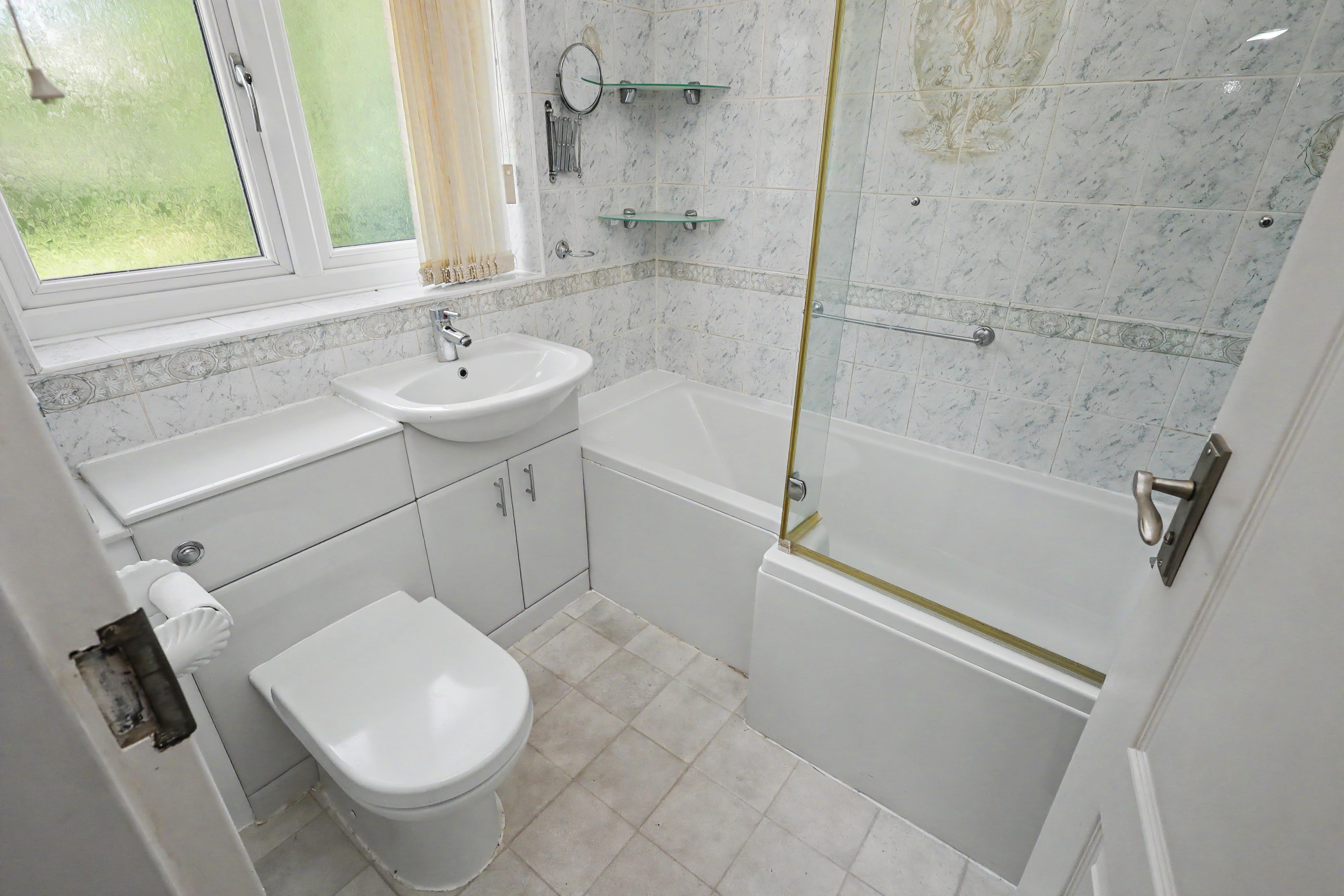 17 - Bathroom