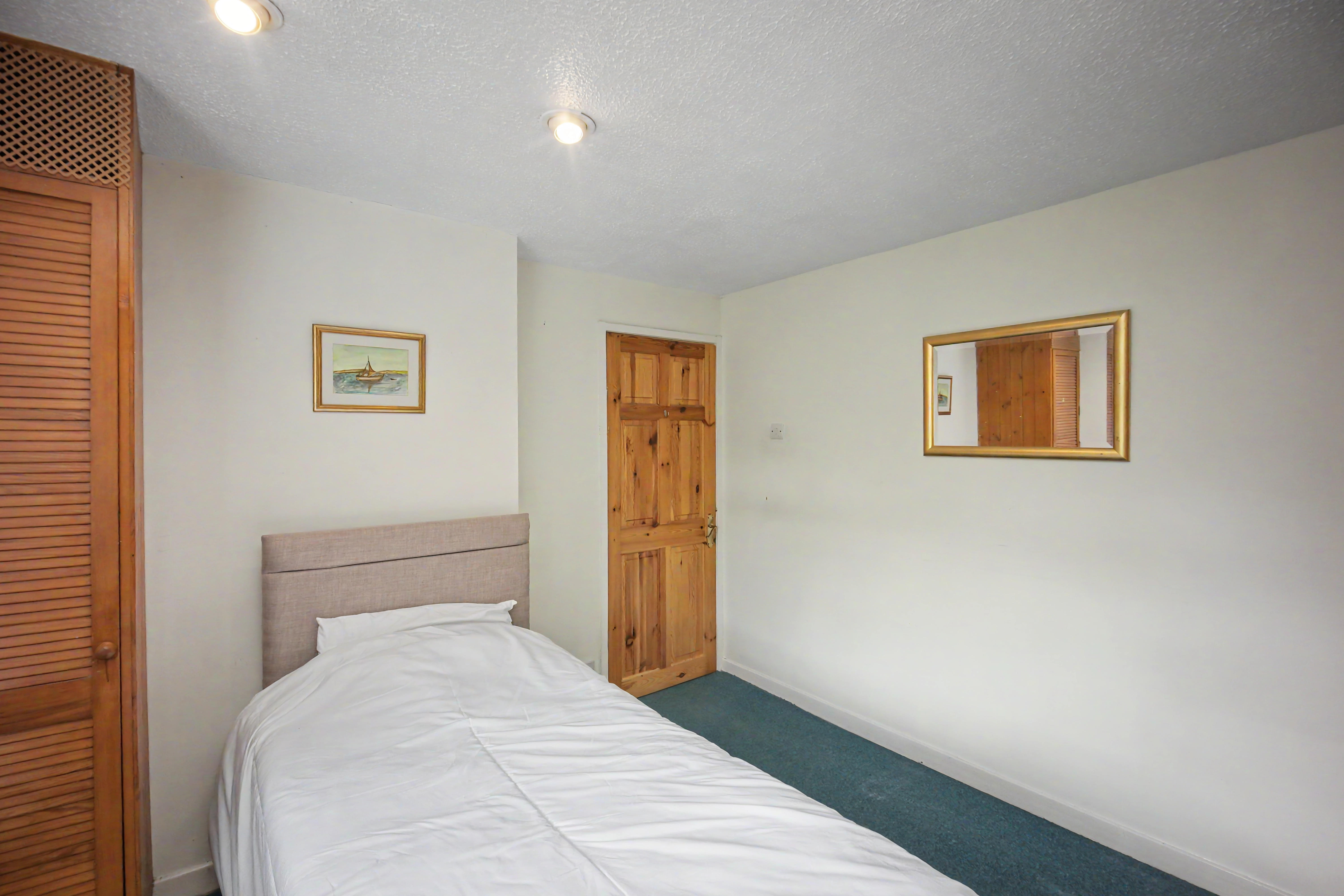 15 - Bedroom 1