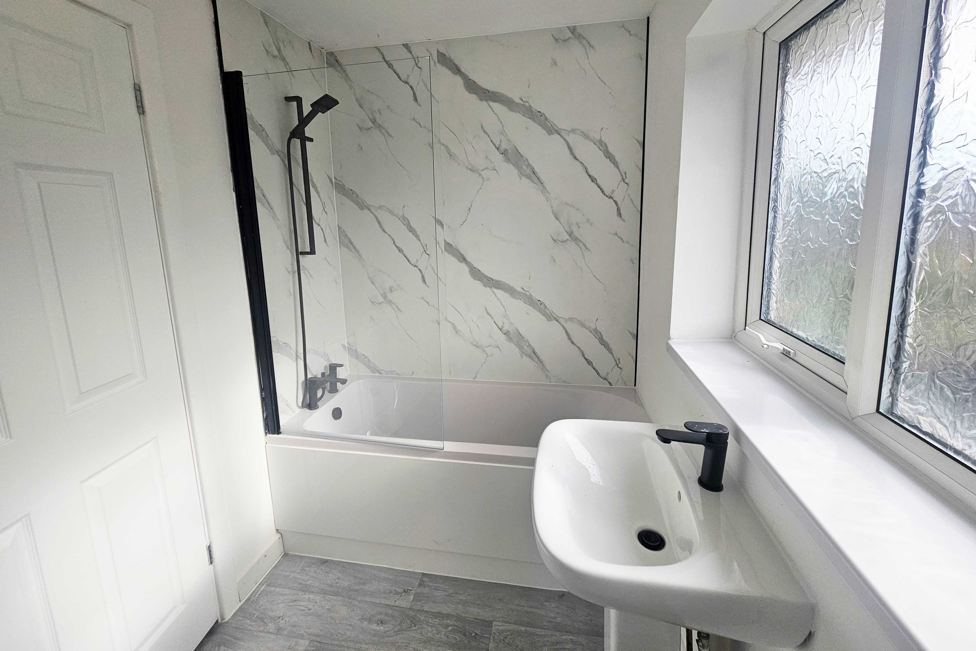 17 - Bathroom 2