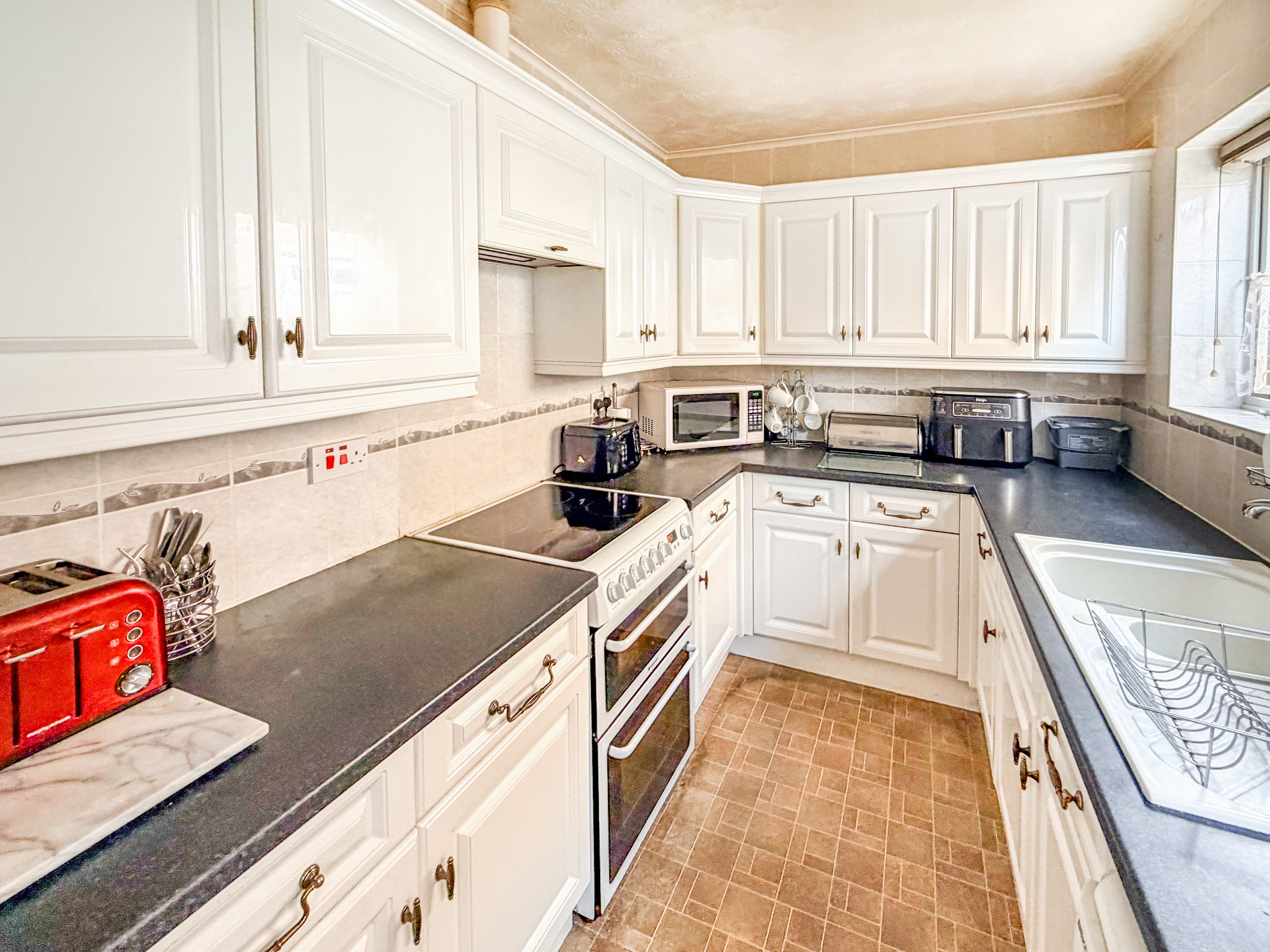 3 - Kitchen