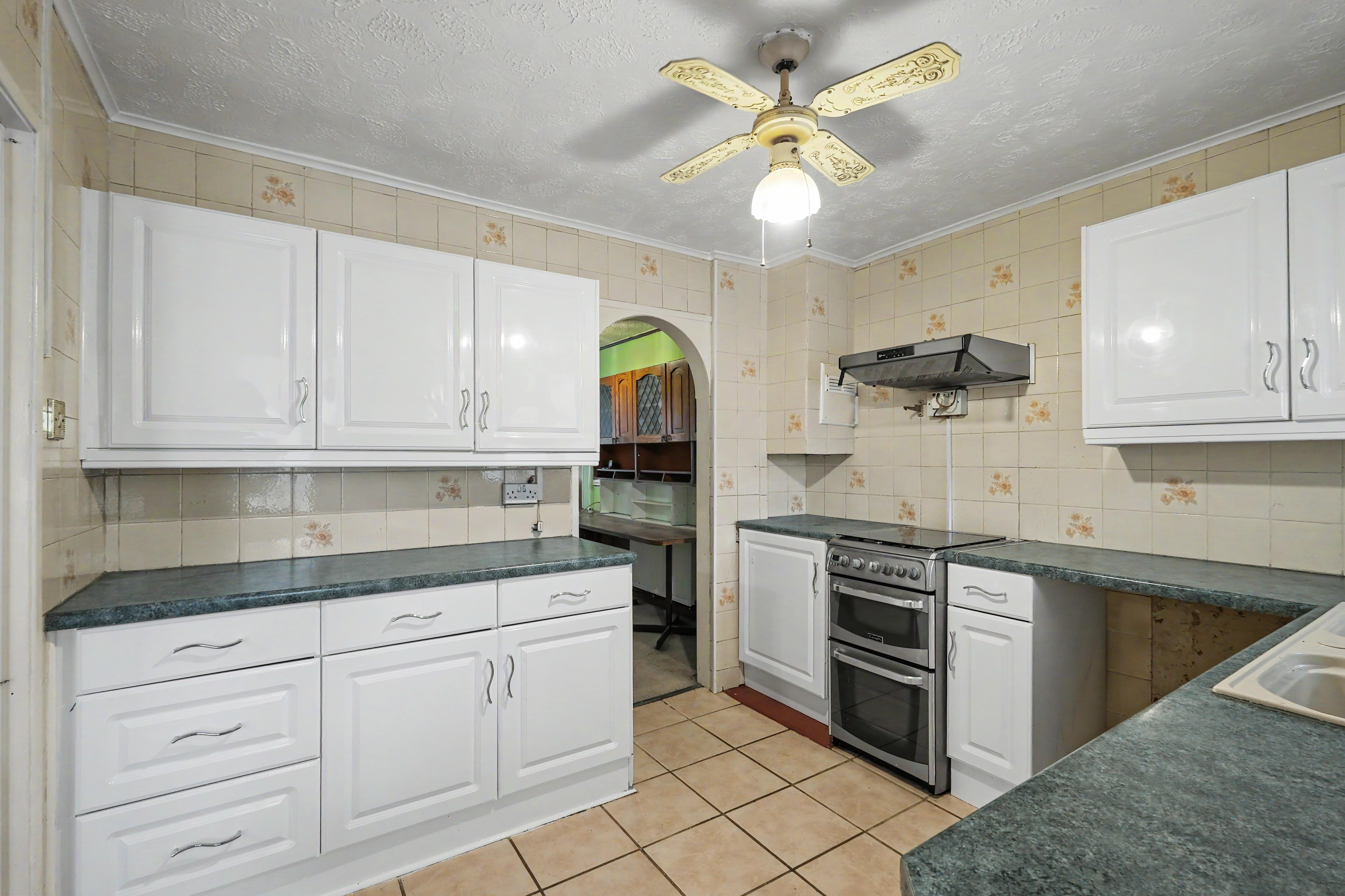 7 - Kitchen