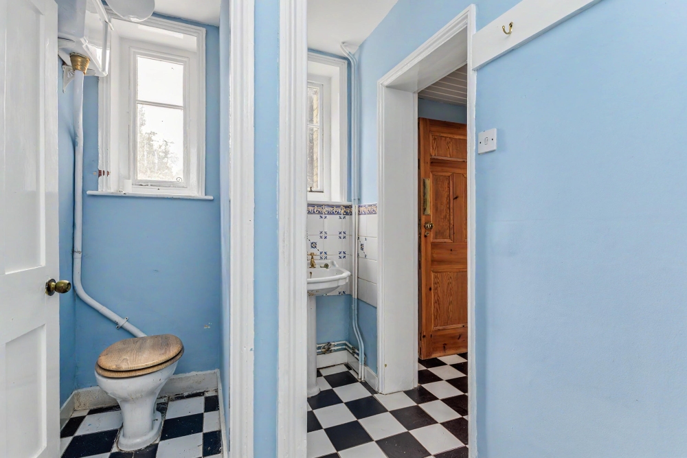 12 - Downstairs WC