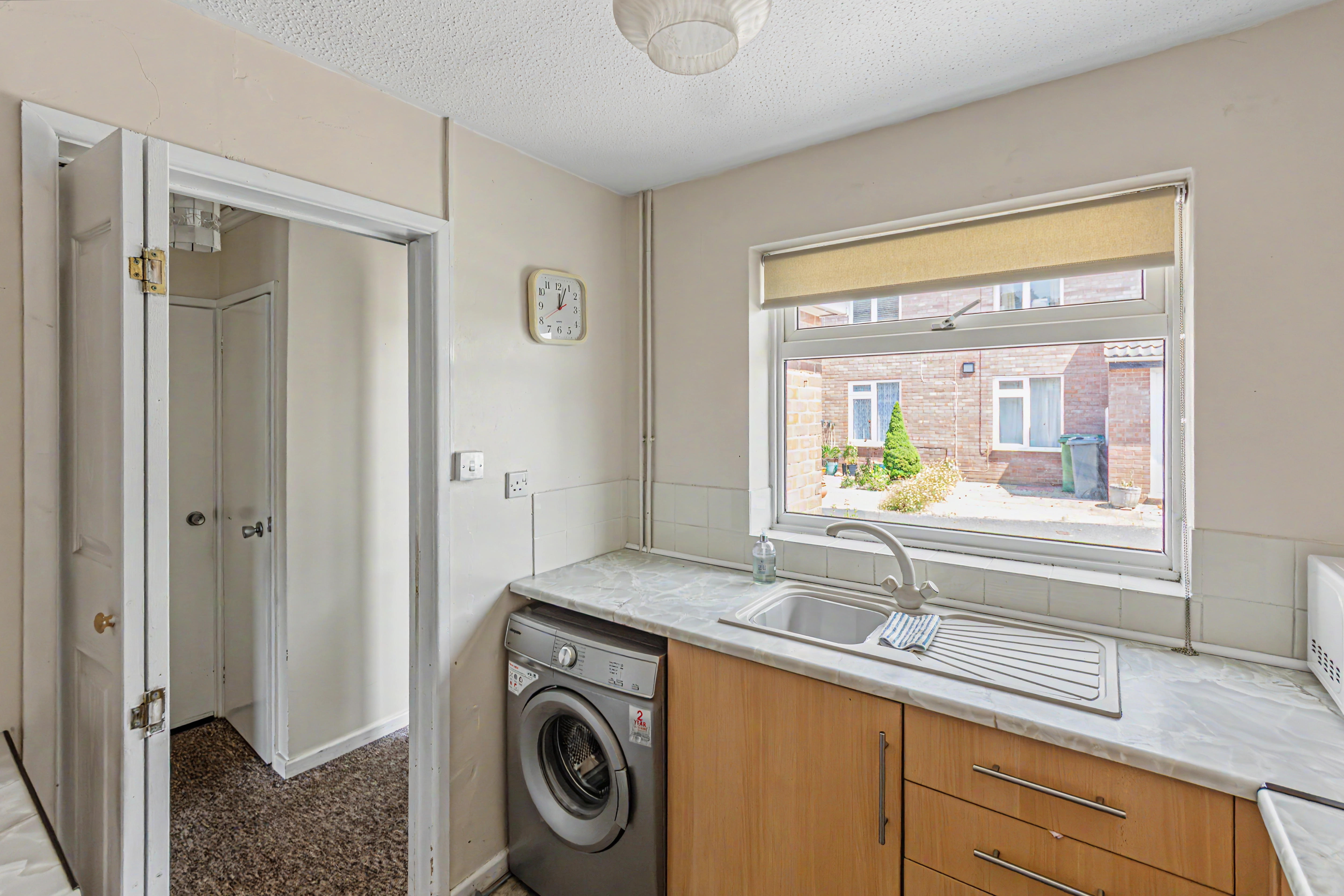 5 - Kitchen