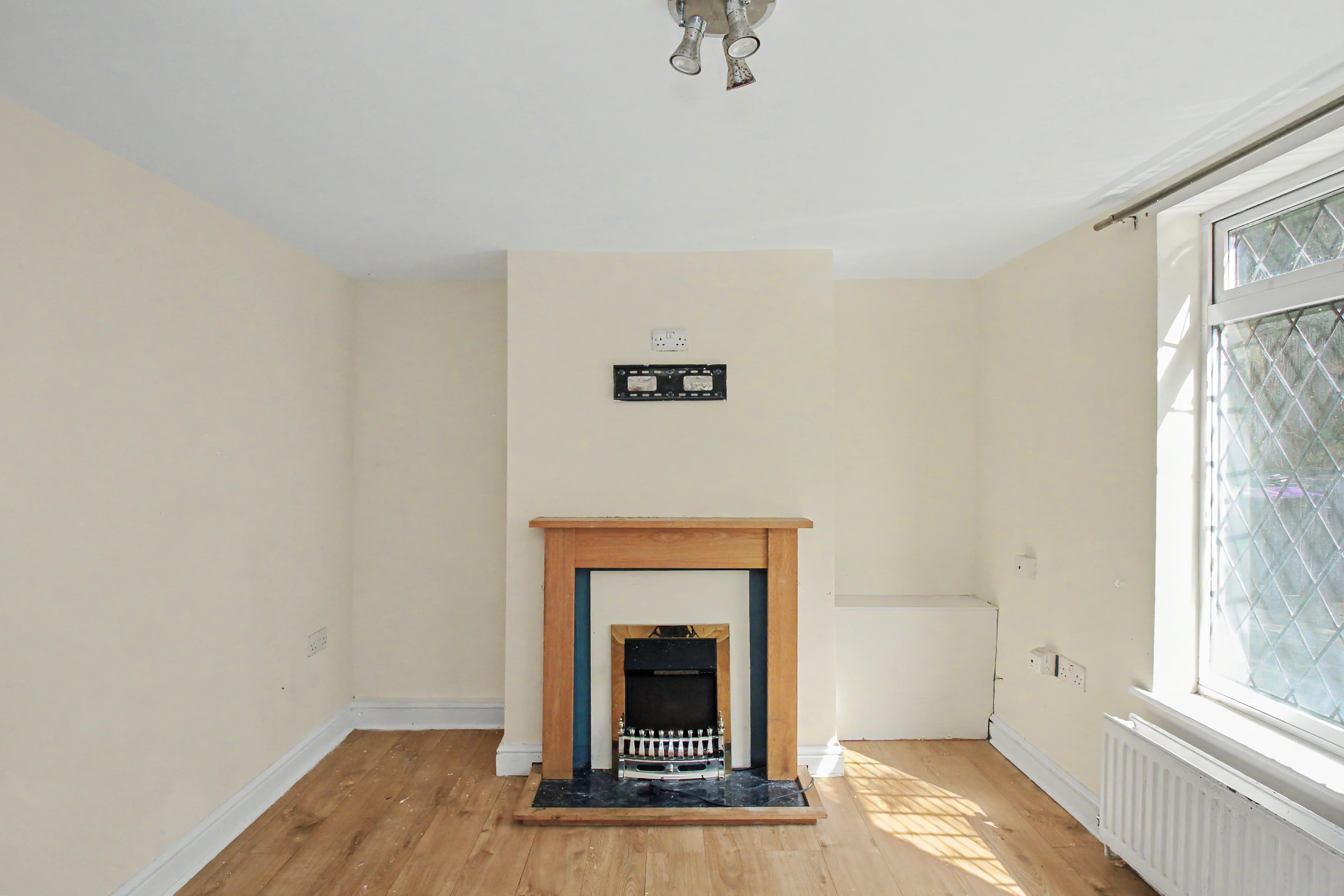 7 - Living room