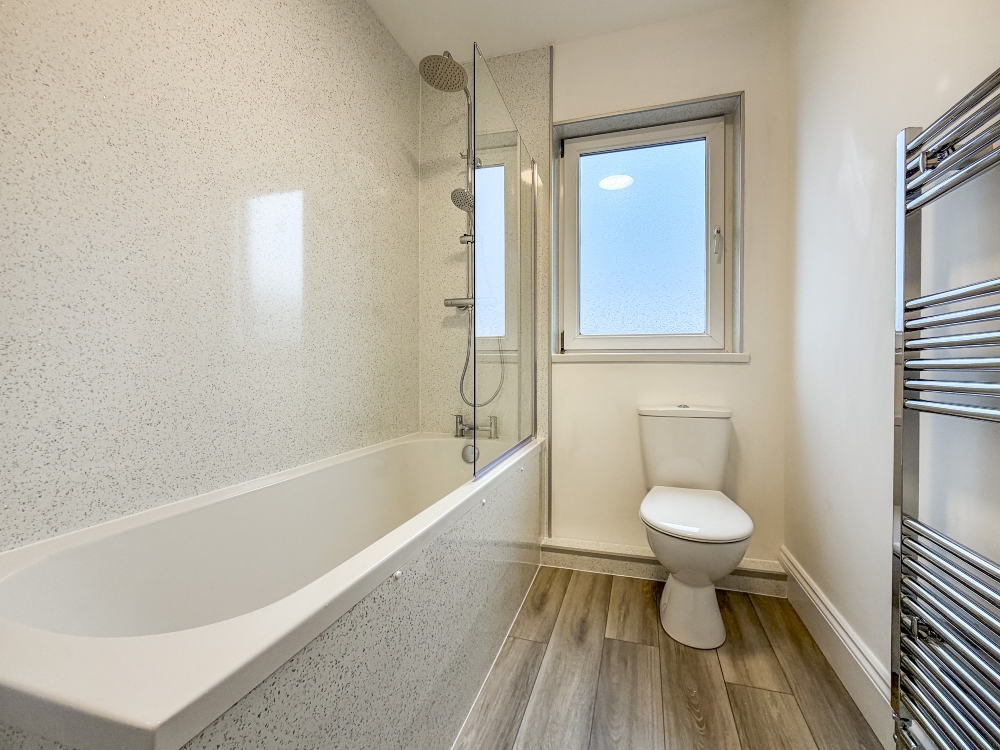 17 - Bathroom