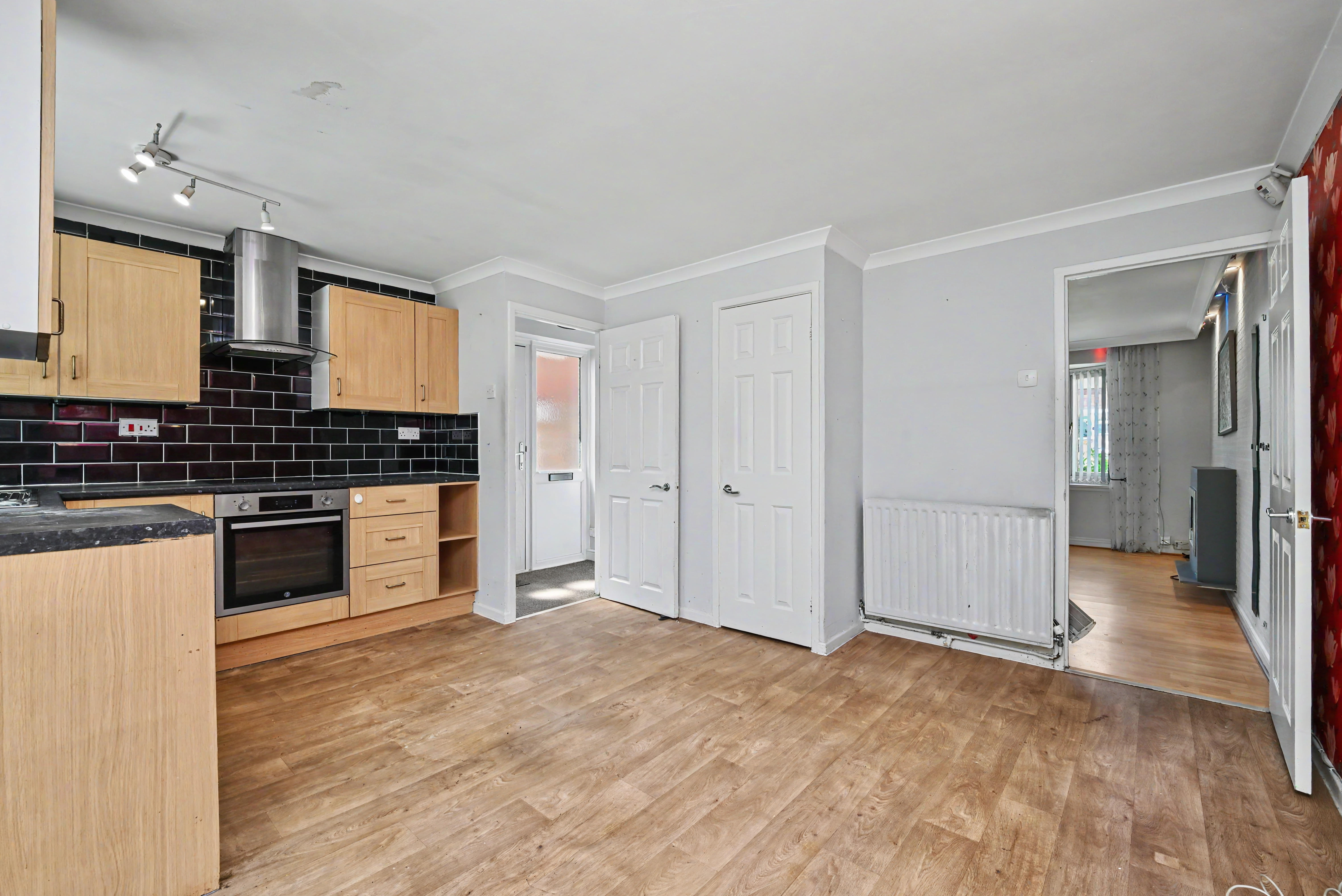 9 - Kitchen