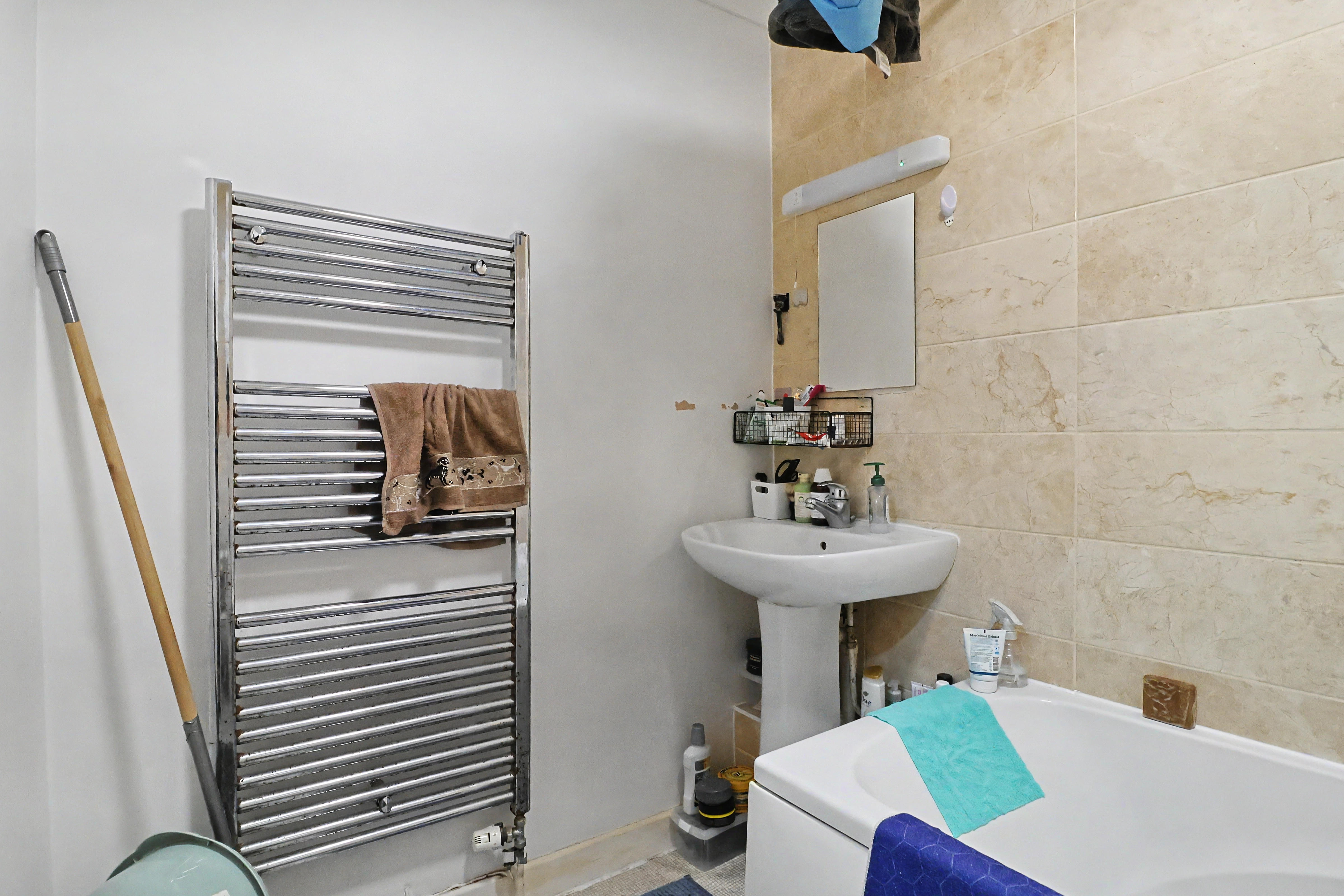 9 - Bathroom