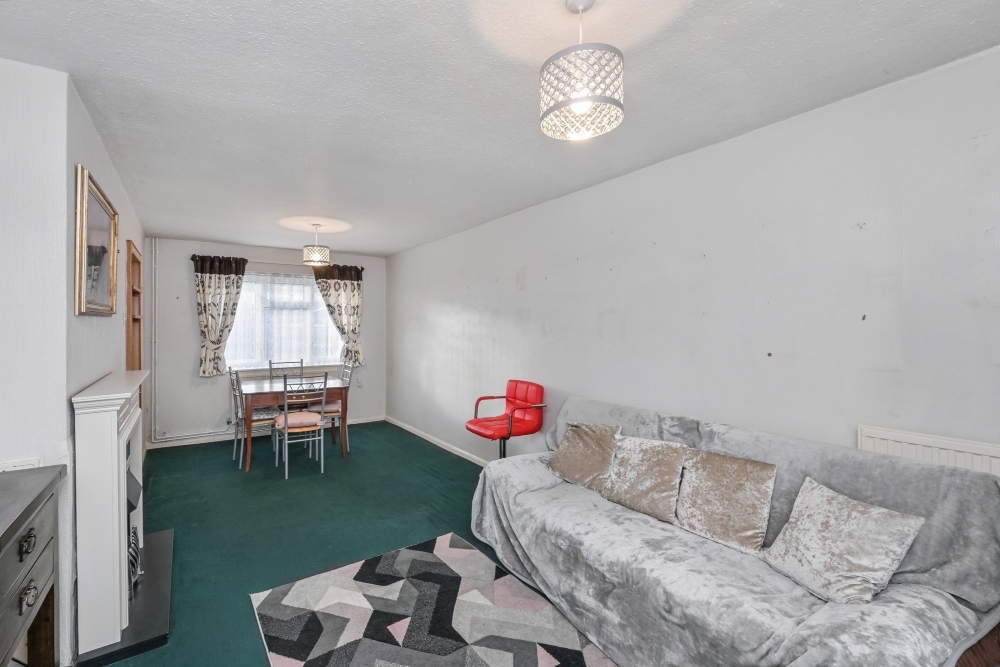 5 - Living room