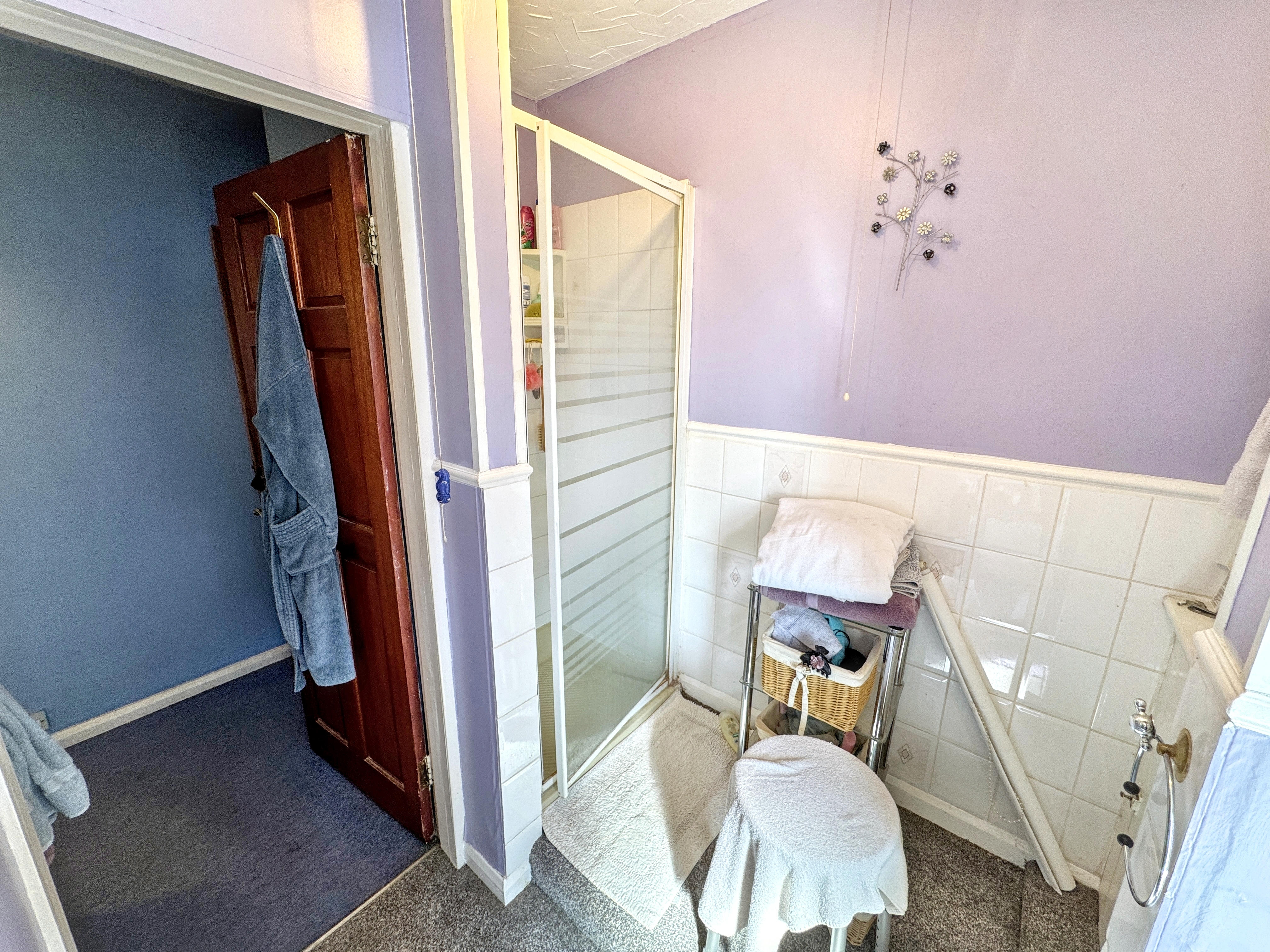 18 - Bathroom