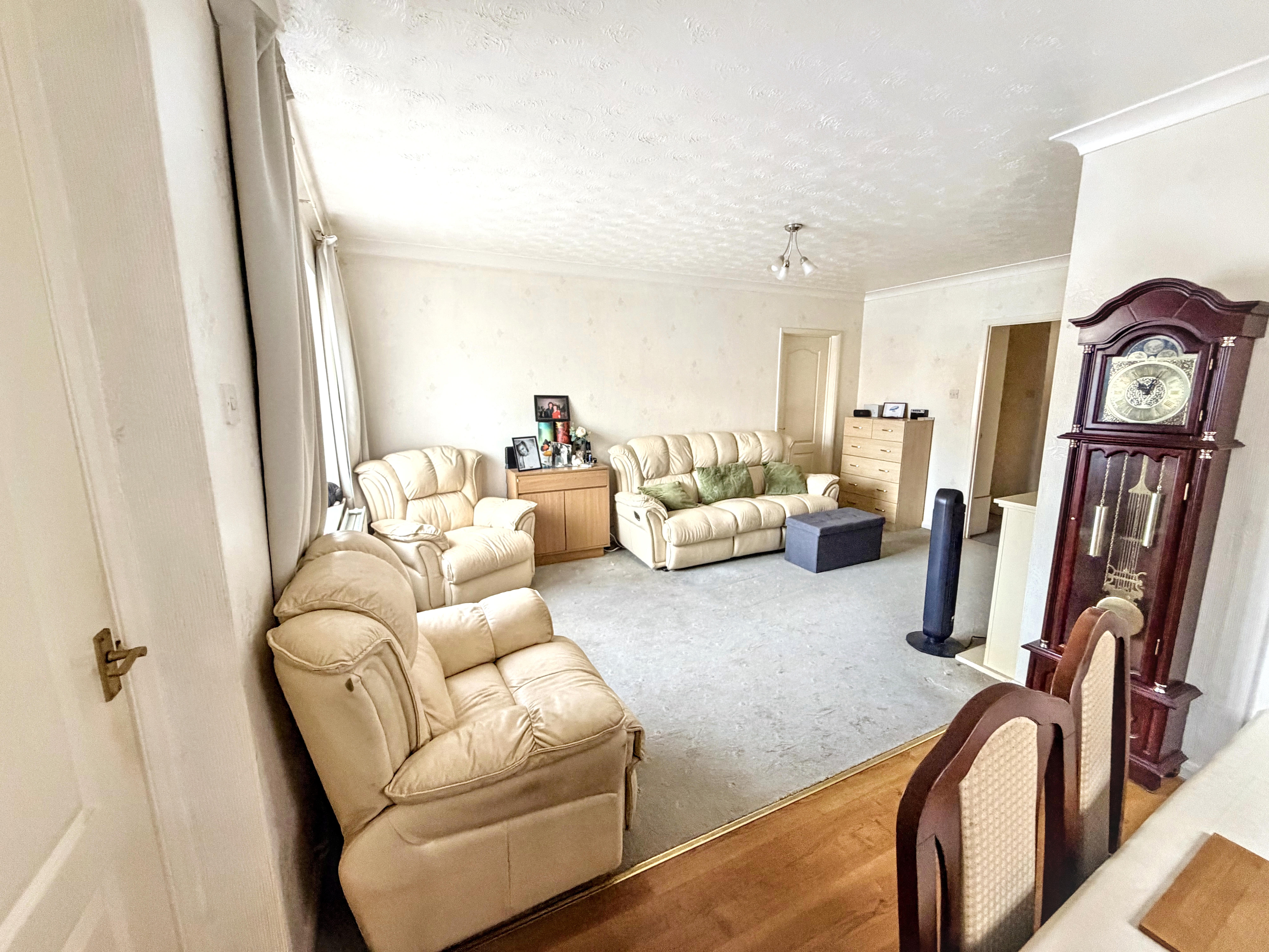 5 - Living room