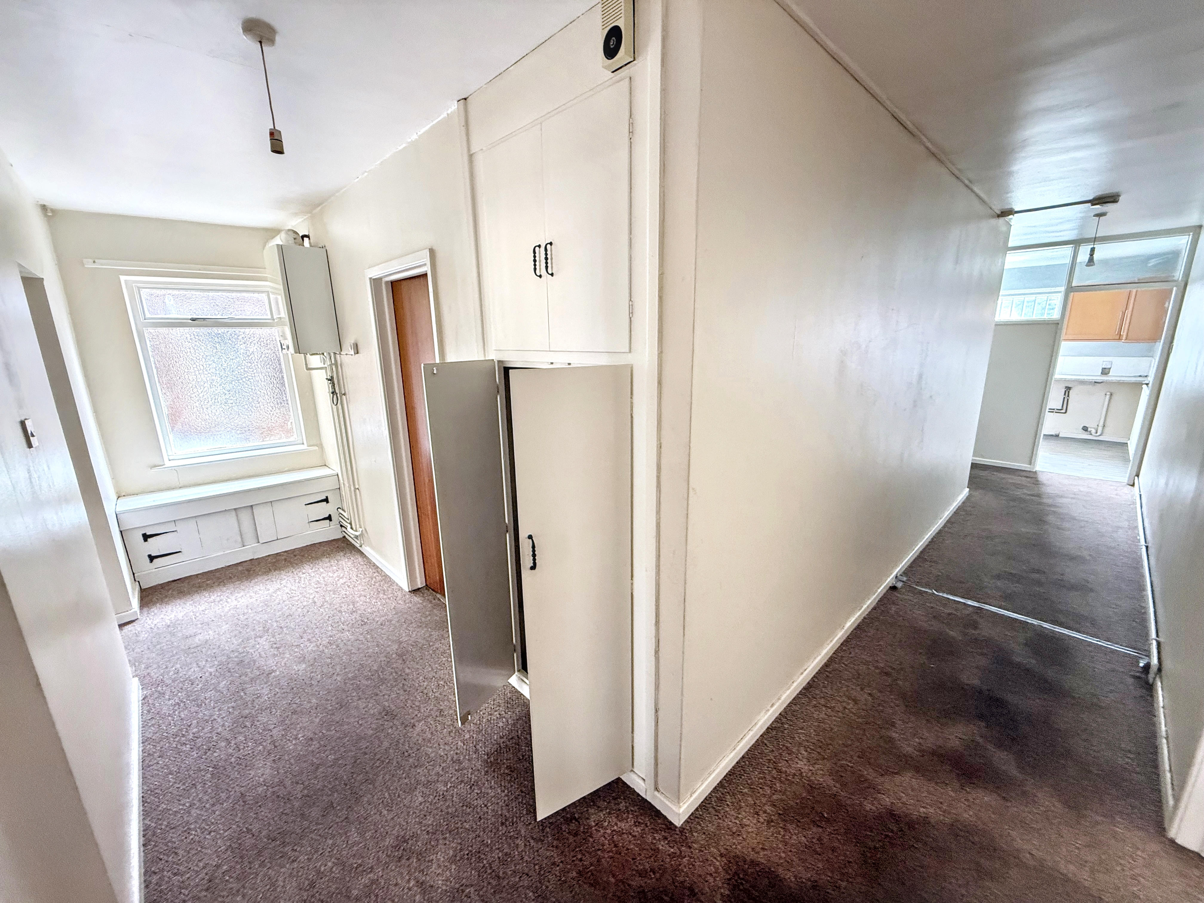 7 - Hallway