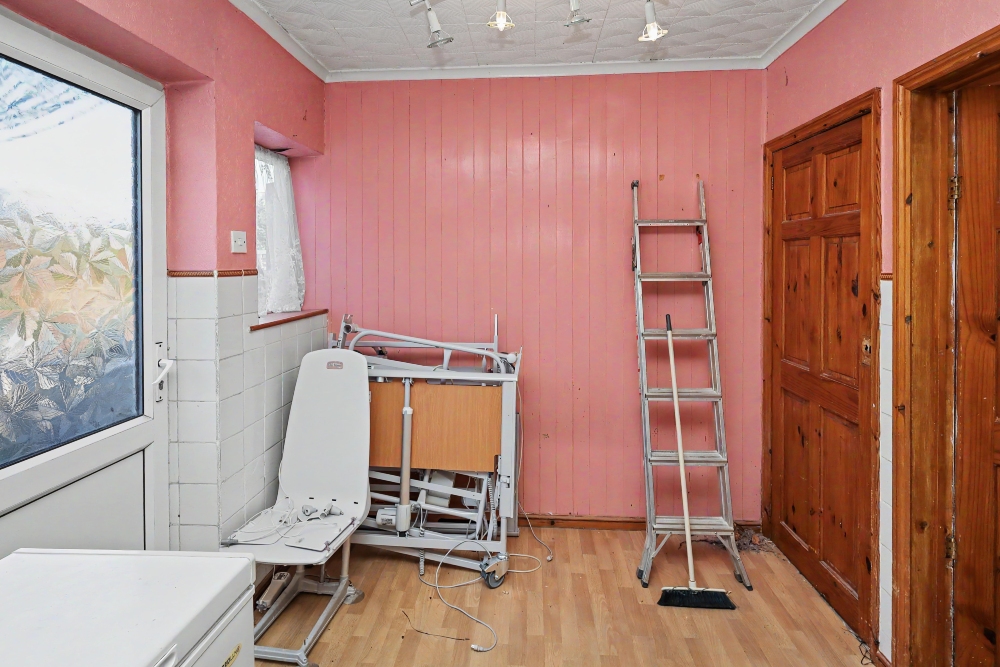 7 - Dining space