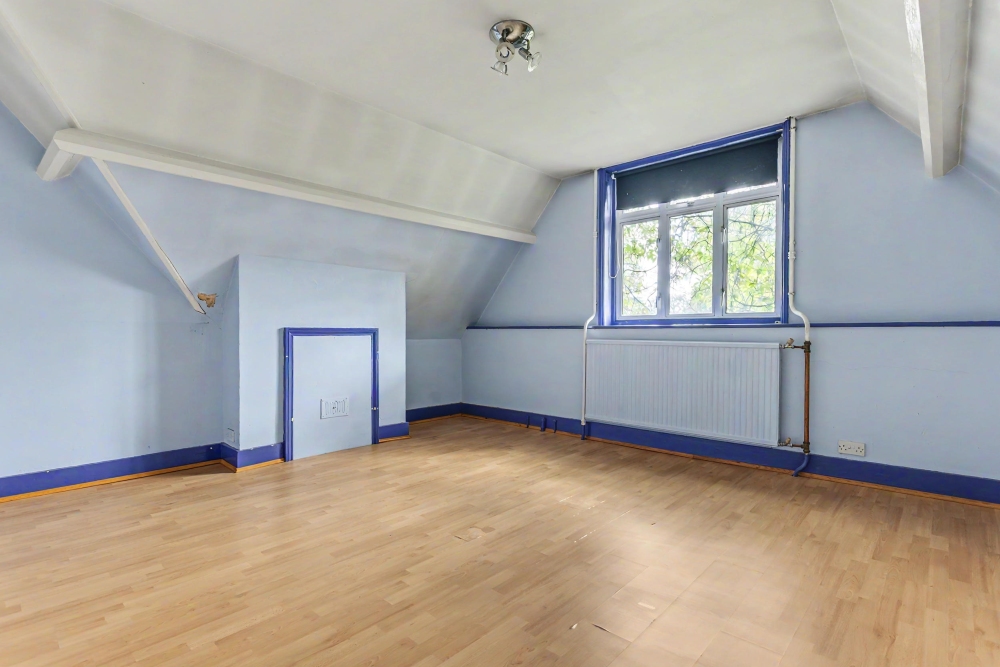 25 - Bedroom 6
